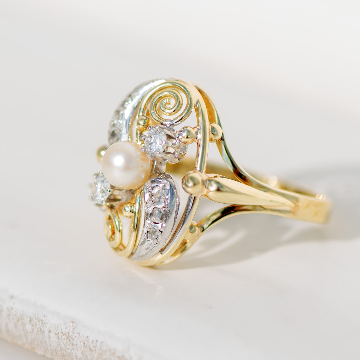Antiker Jugendstil-Ring mit Perle & Diamanten aus 585er Gelb-Weißgold