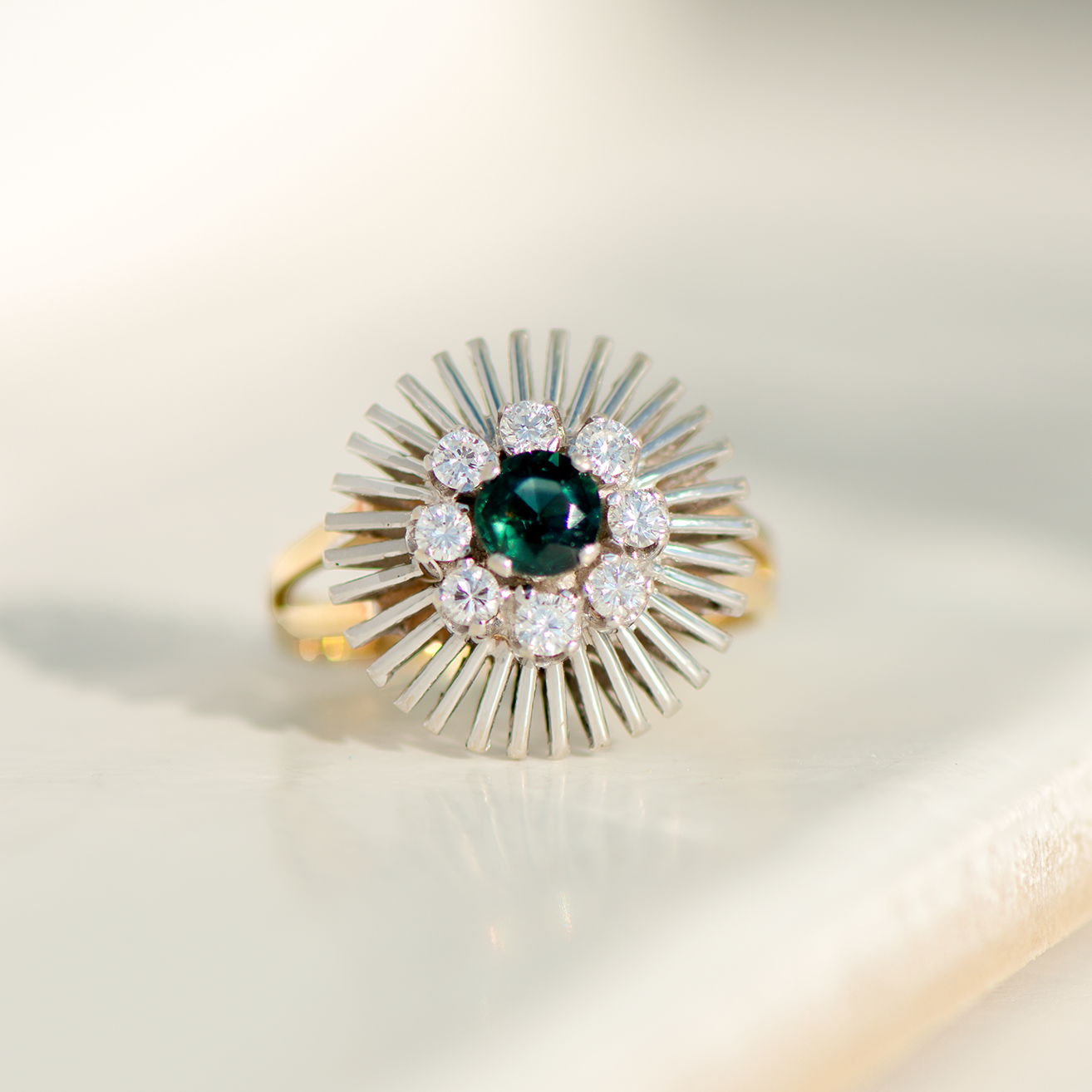 Vintage-Ring aus 14K Gelbgold & Weißgold mit Saphir und Diamanten