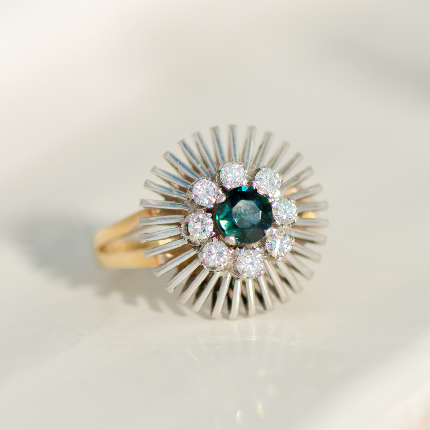 Vintage-Ring aus 14K Gelbgold & Weißgold mit Saphir und Diamanten
