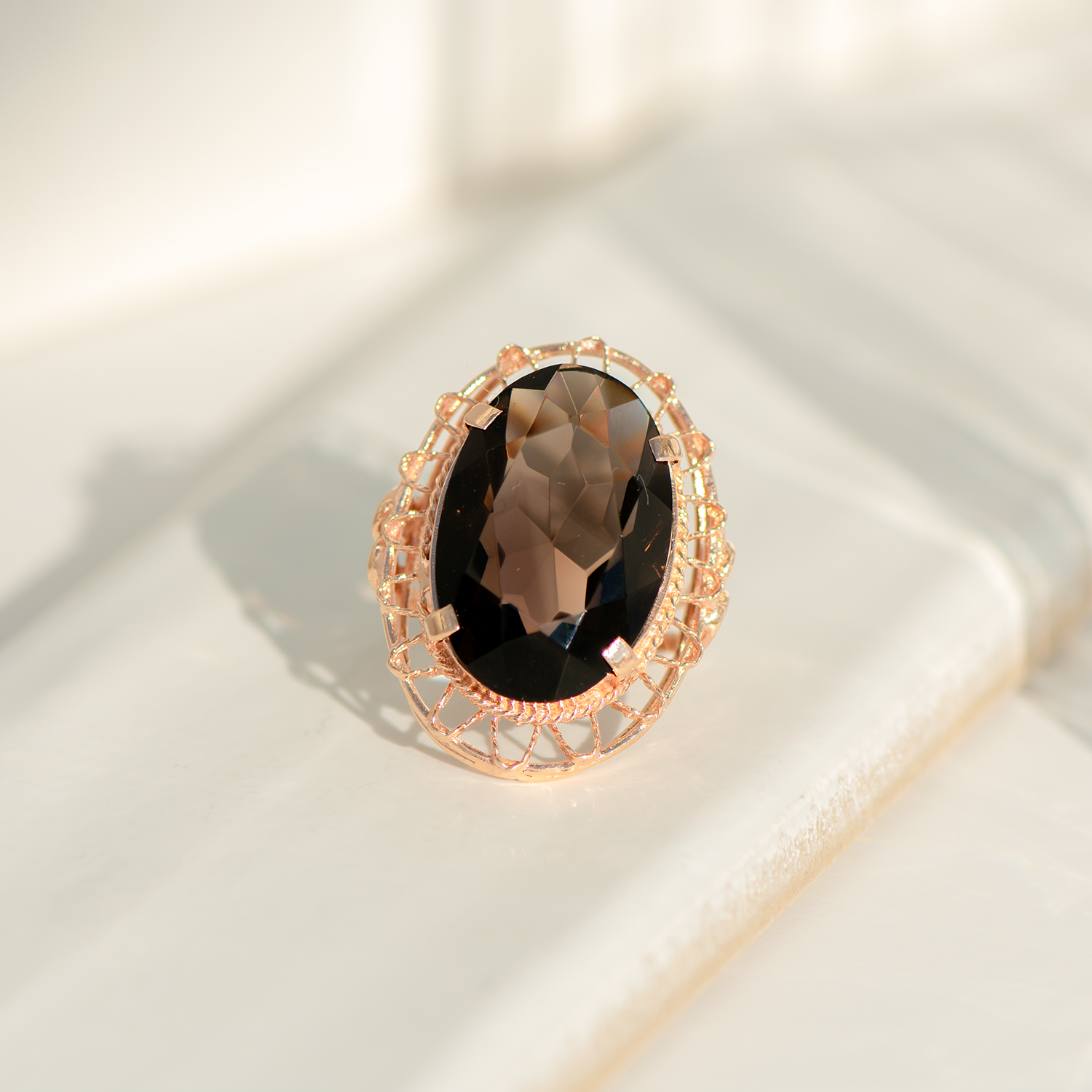 Jugendstil-Ring aus 14K Gold mit großem Rauchquarz