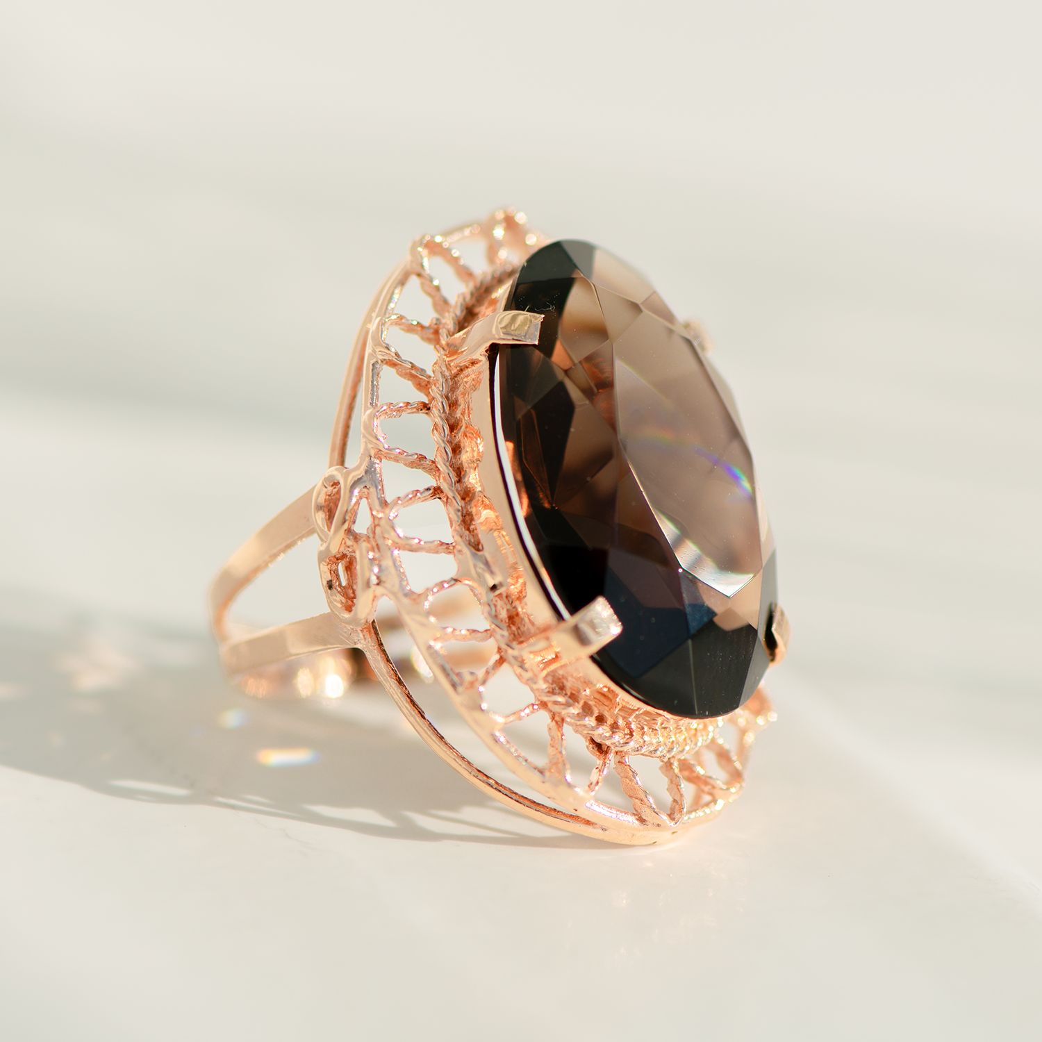 Jugendstil-Ring aus 14K Gold mit großem Rauchquarz