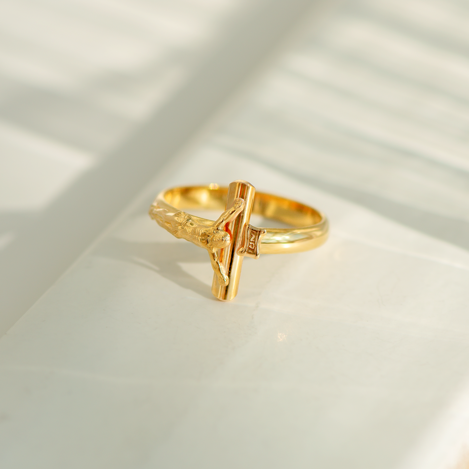 Vintage Ring Kreuzmotiv | 18 Karat Gelbgold