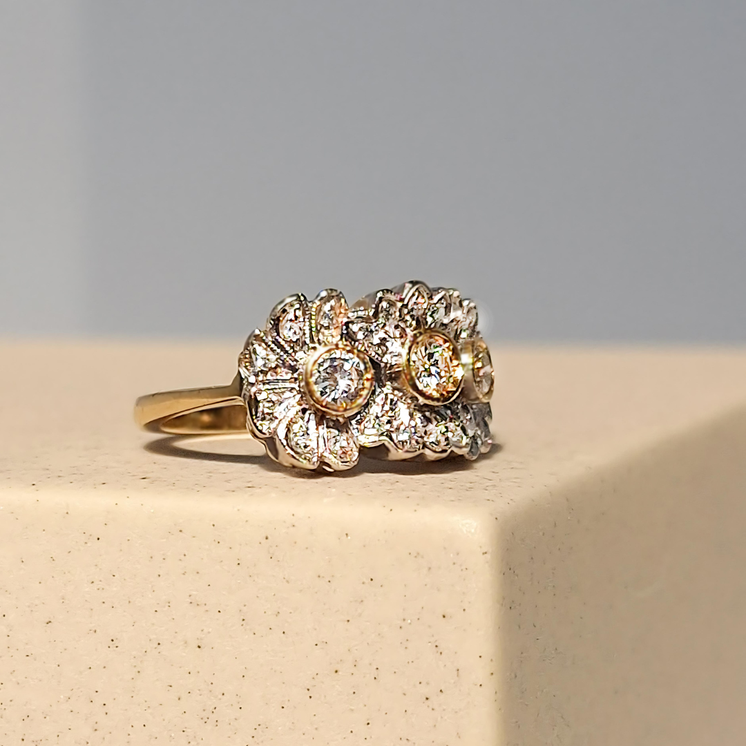 Zauberhafter Art Déco Ring mit Brillanten