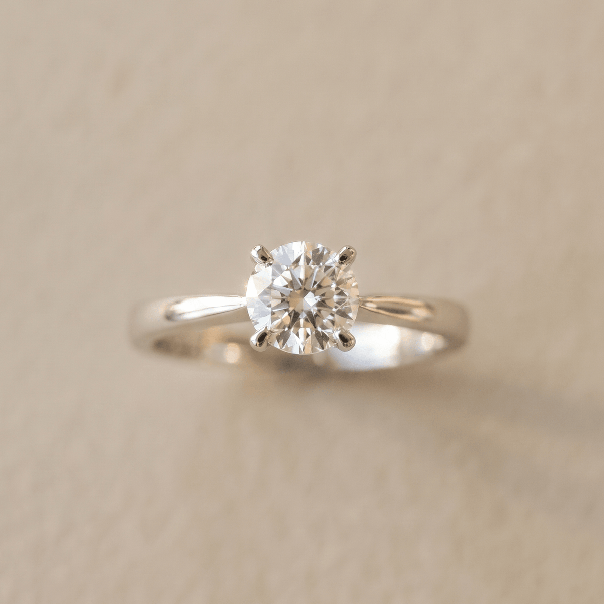 750er Gold Solitärring mit Brillant – Unübertroffene Klarheit - Honey Jewelry