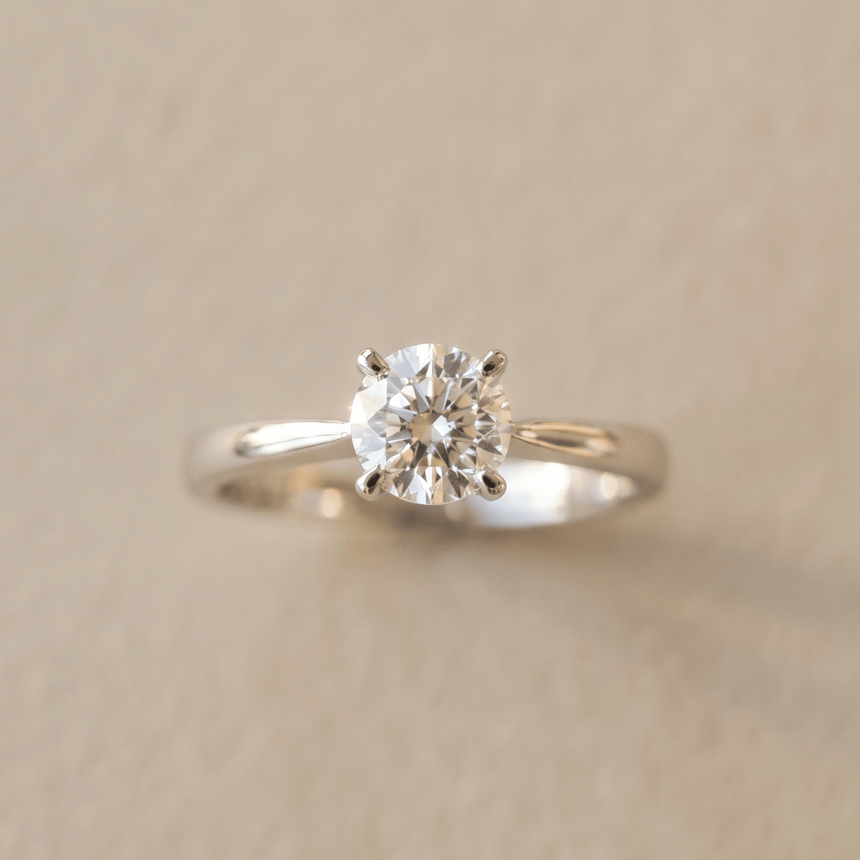 750er Gold Solitärring mit Brillant – Unübertroffene Klarheit - Honey Jewelry