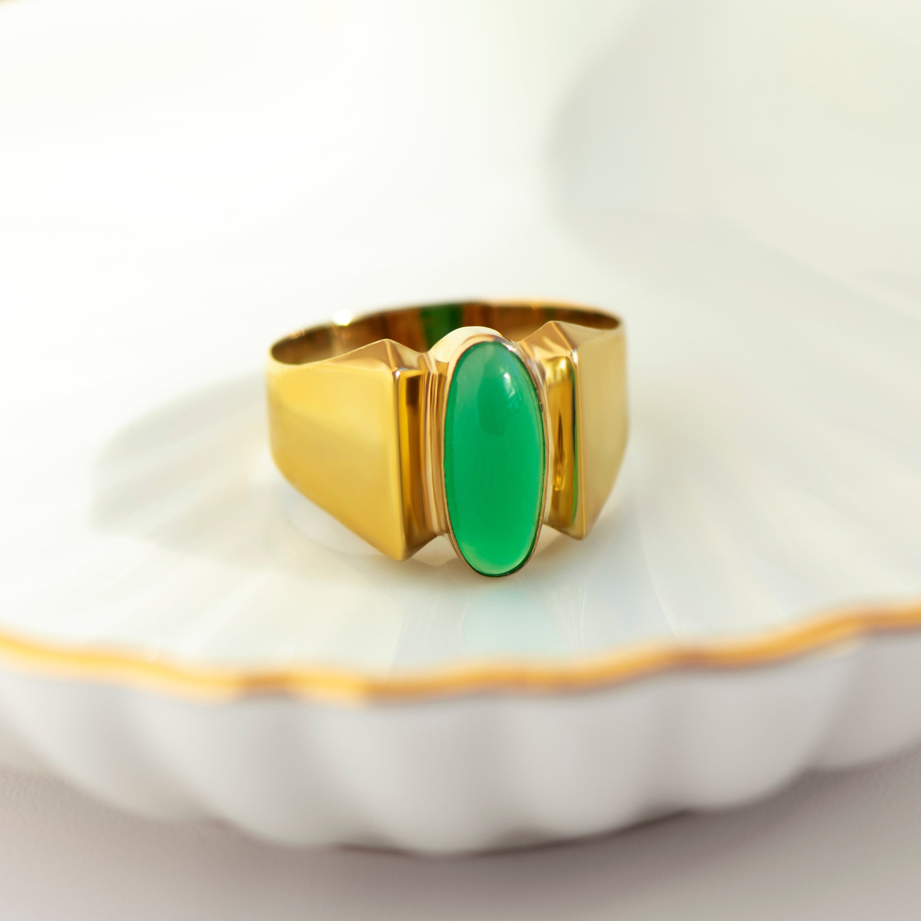 Achat-Cabochon-Ring aus 333er Gelbgold