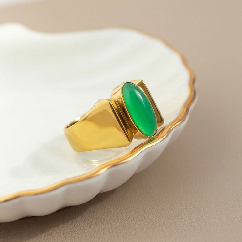 Achat-Cabochon-Ring aus 333er Gelbgold