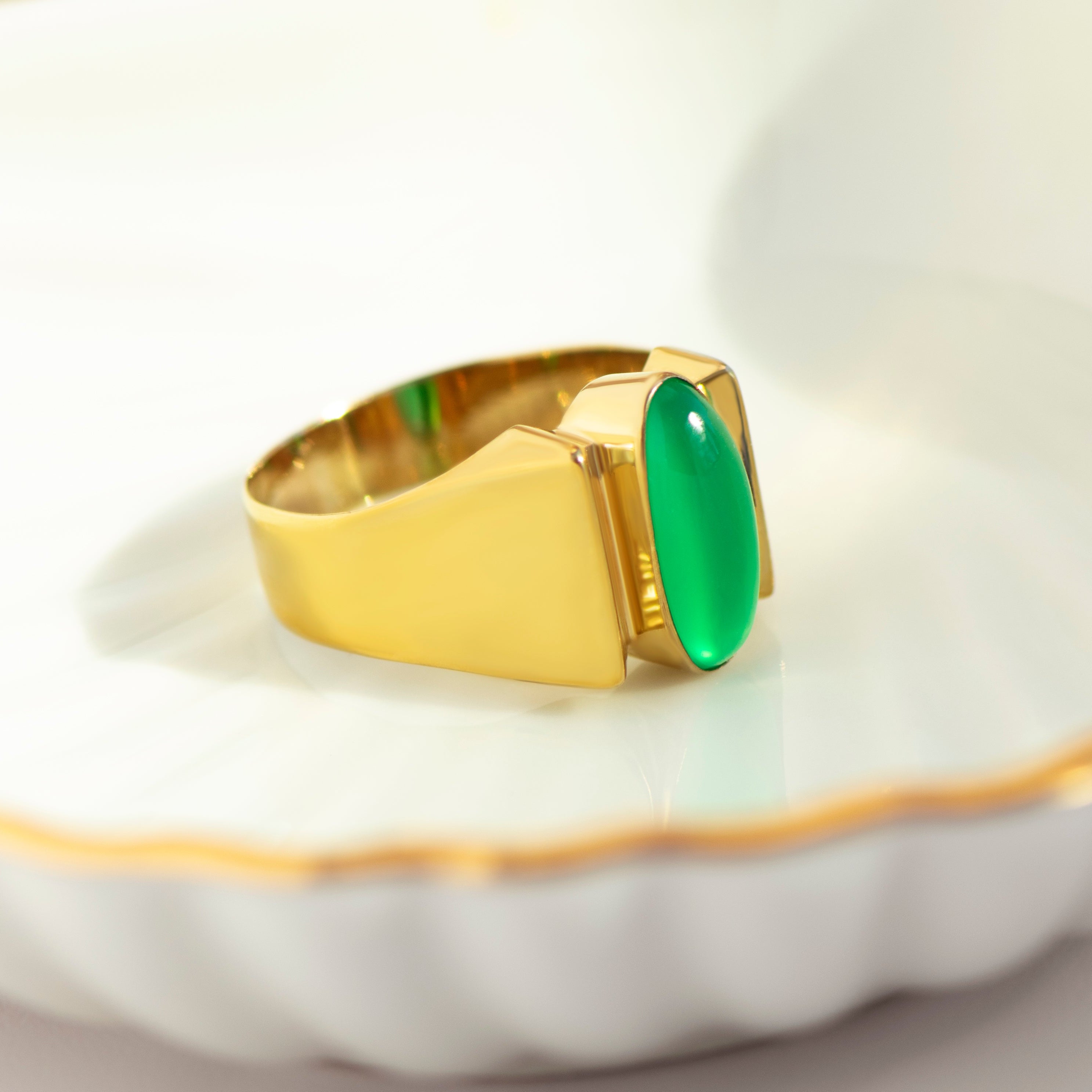 Achat-Cabochon-Ring aus 333er Gelbgold