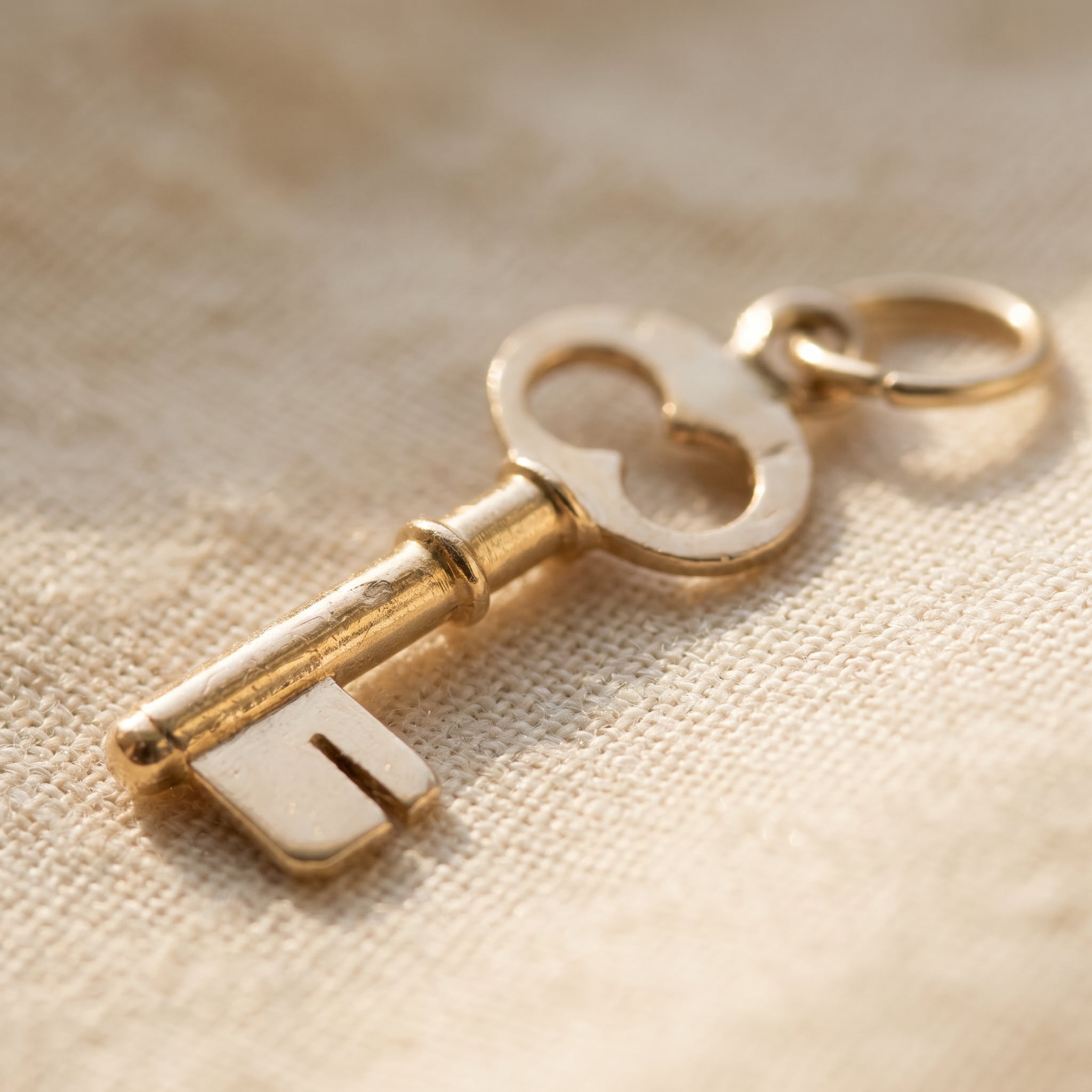 Anhänger Schlüssel aus 14 Karat Gelbgold - Honey Jewelry