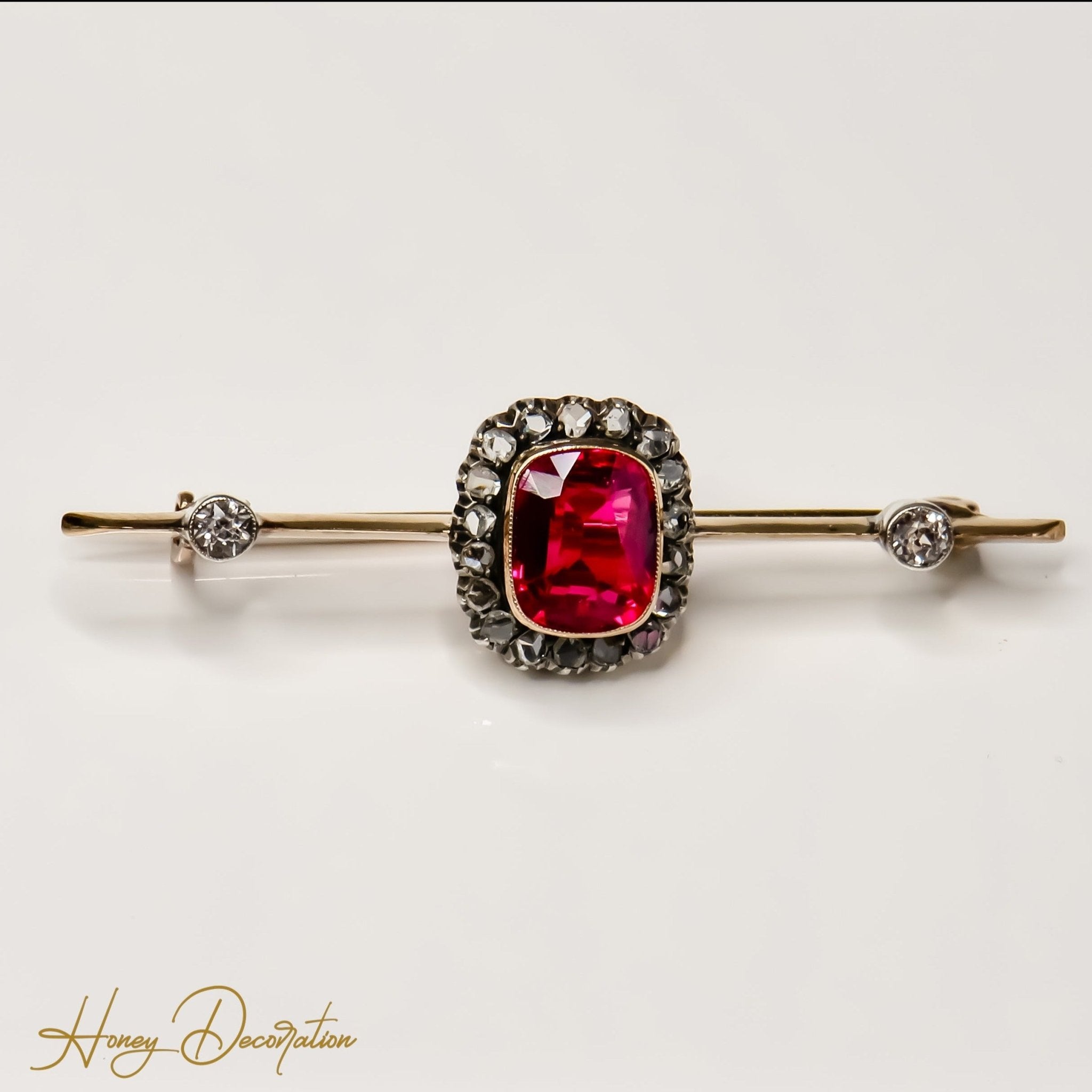 Antike Brosche mit Rubin & Diamanten - Honey Jewelry