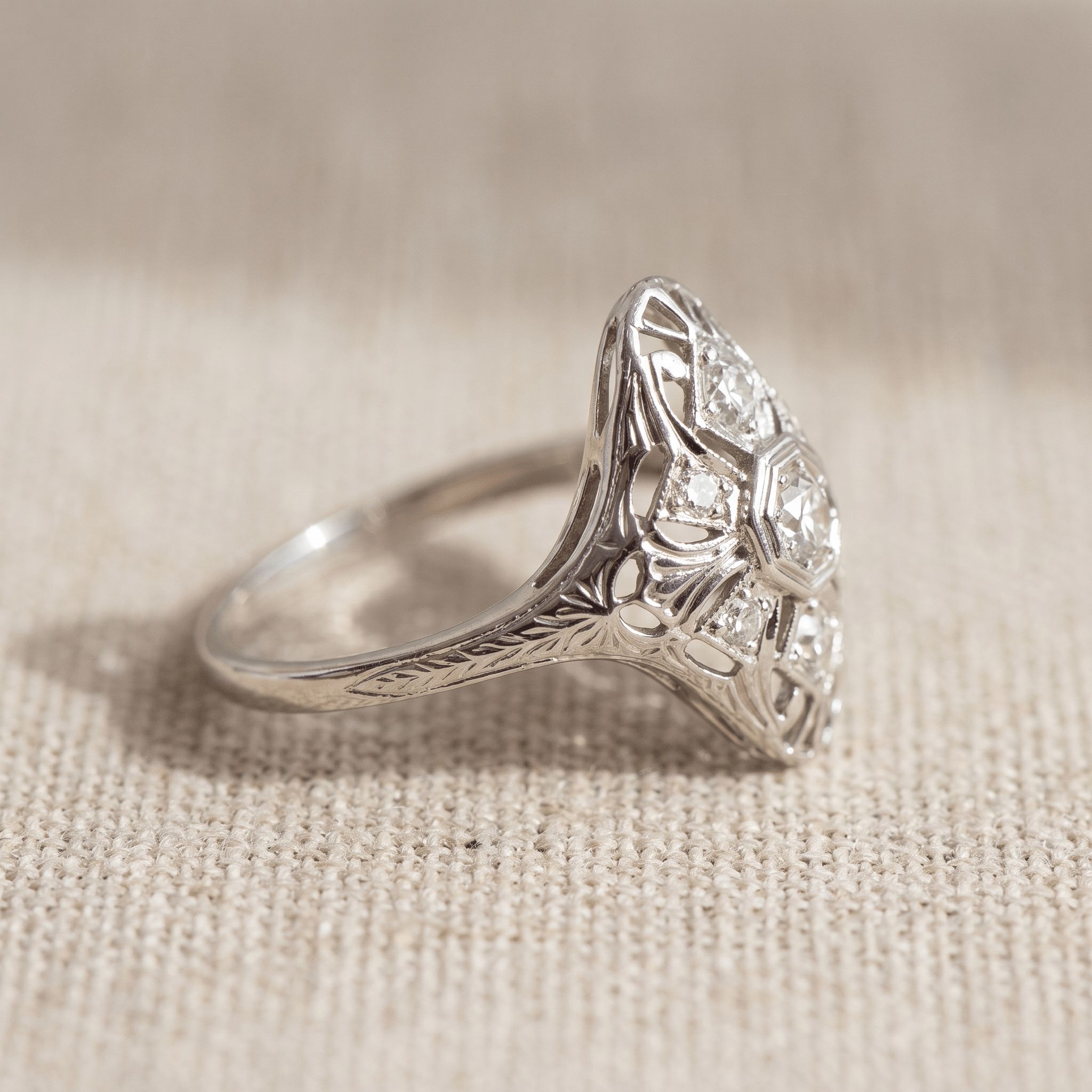 Antiker Art Déco Diamantring aus 750 Weißgold - Honey Jewelry