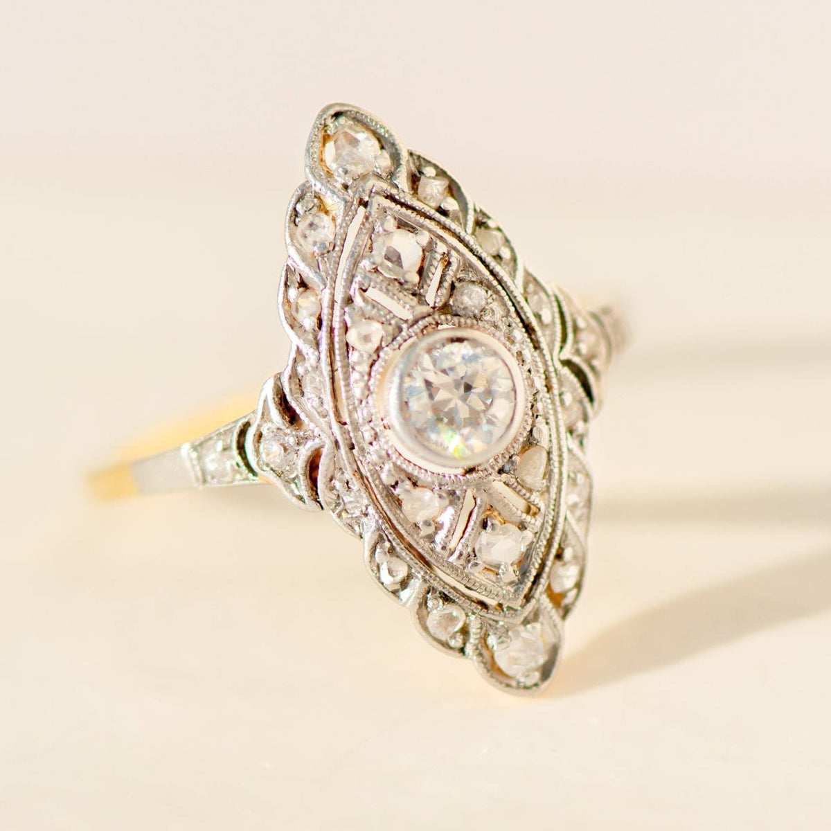 Antiker Diamantring aus 10 Karat Gelbgold | frühes 20. Jahrhundert - Honey Jewelry