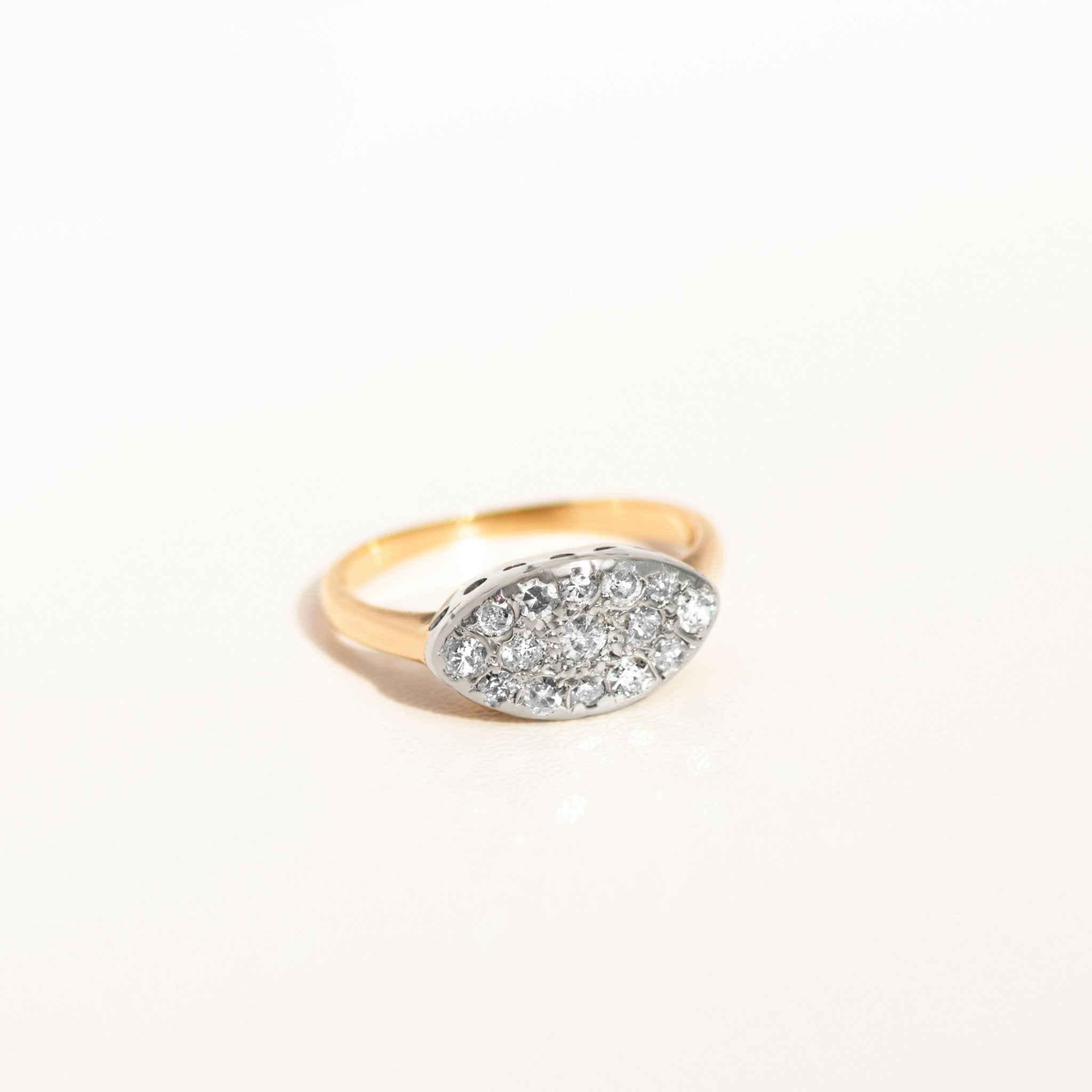 Antiker Diamantring aus 585er Gelbgold – 15 Diamanten im Navette - Design - Honey Jewelry