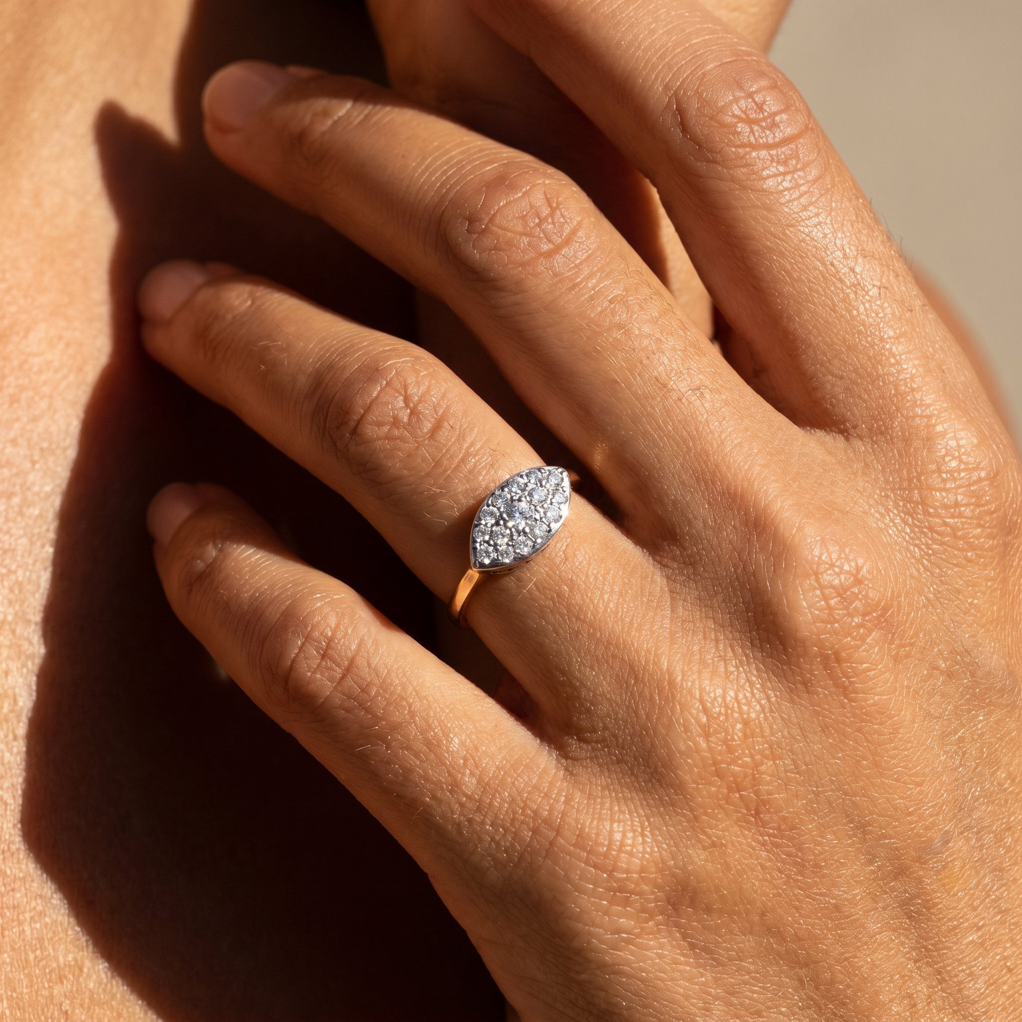 Antiker Diamantring aus 585er Gelbgold – 15 Diamanten im Navette - Design - Honey Jewelry