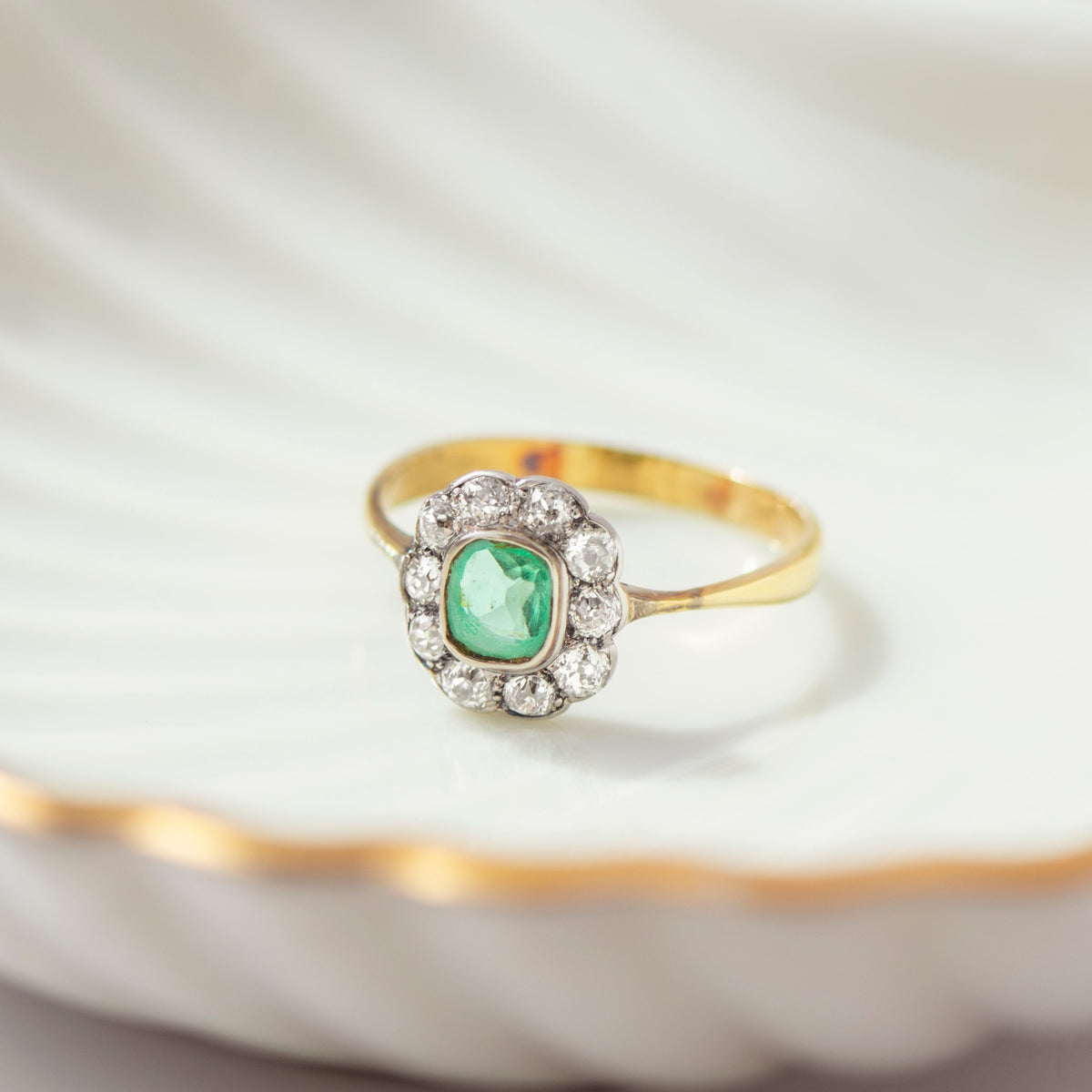 Antiker Smaragd-Entourage-Ring