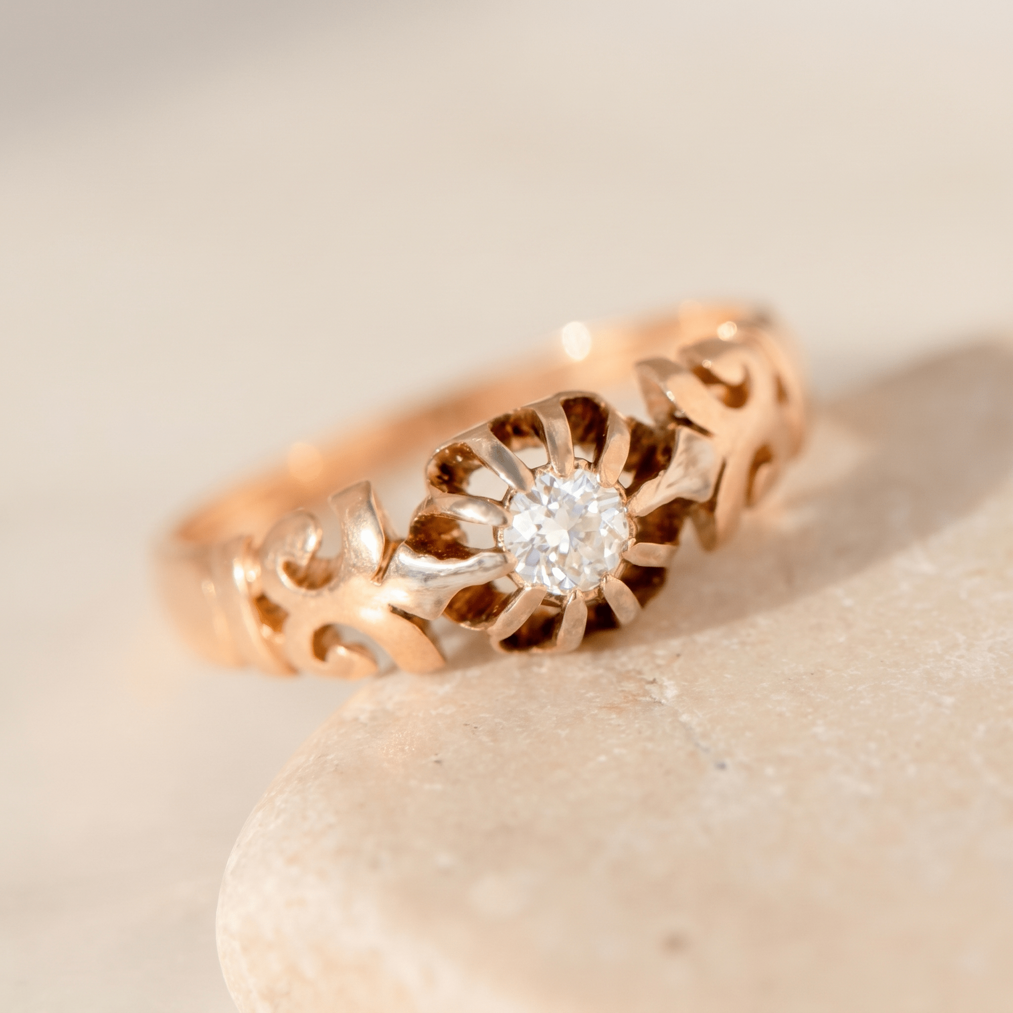 Antiker Solitärring aus 585 Roségold mit Altschliff-Diamant (0,13 ct) - Honey Jewelry
