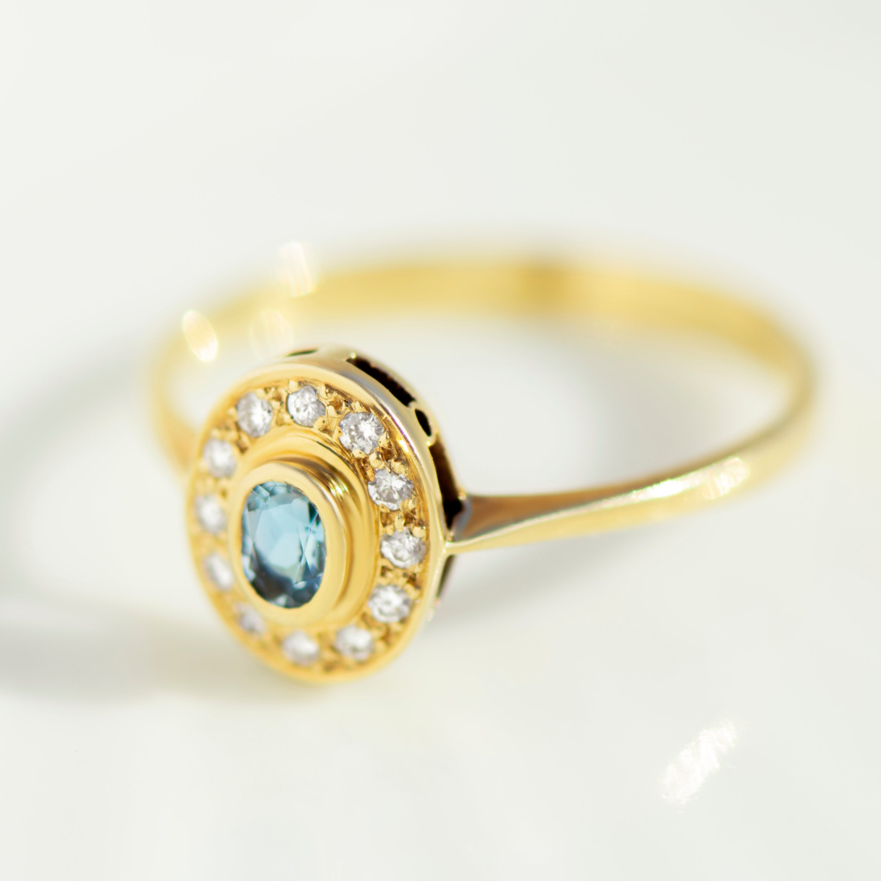 Aquamarin-Diamant-Ring aus 585er Gelbgold