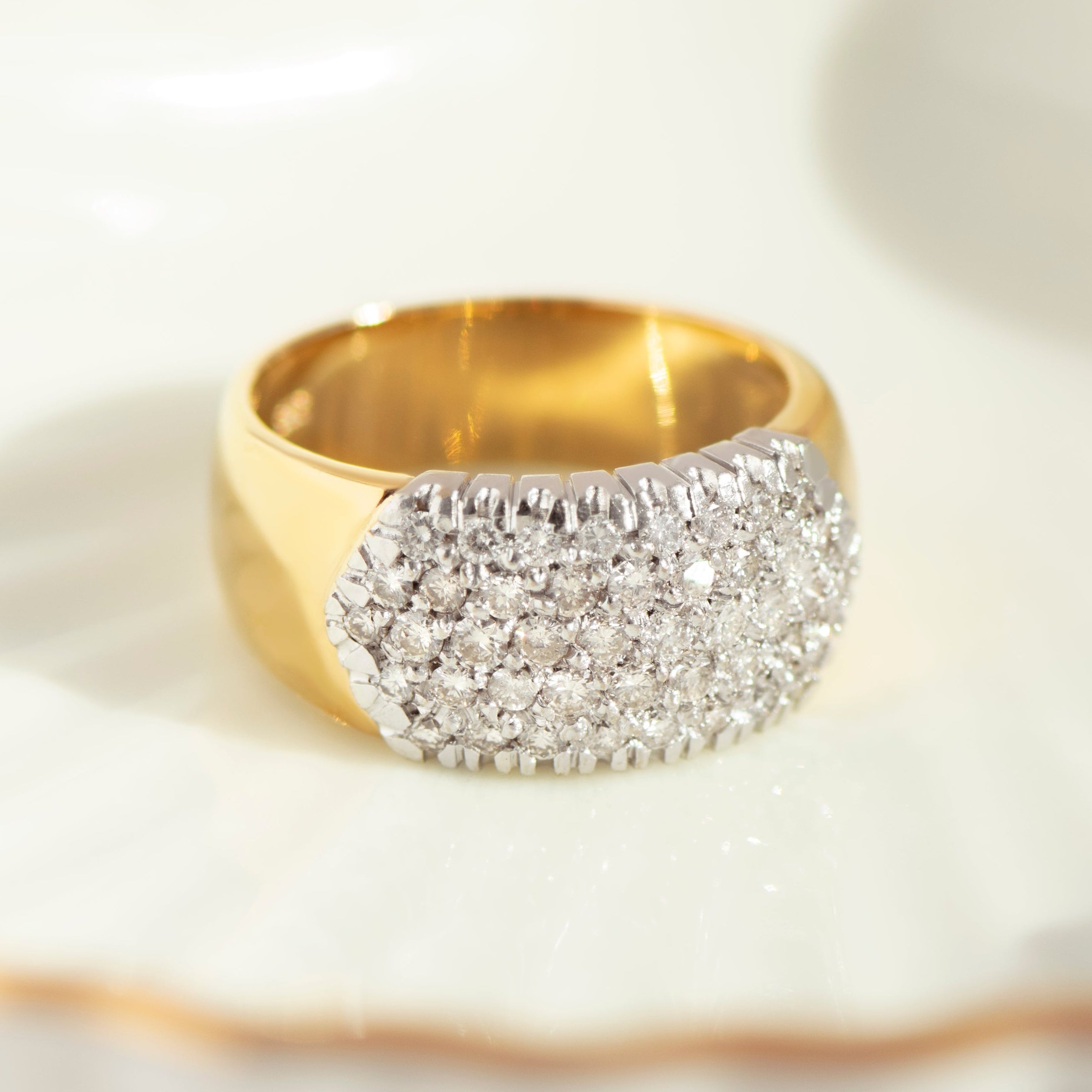Breiter Diamantring aus 585er Gelbgold