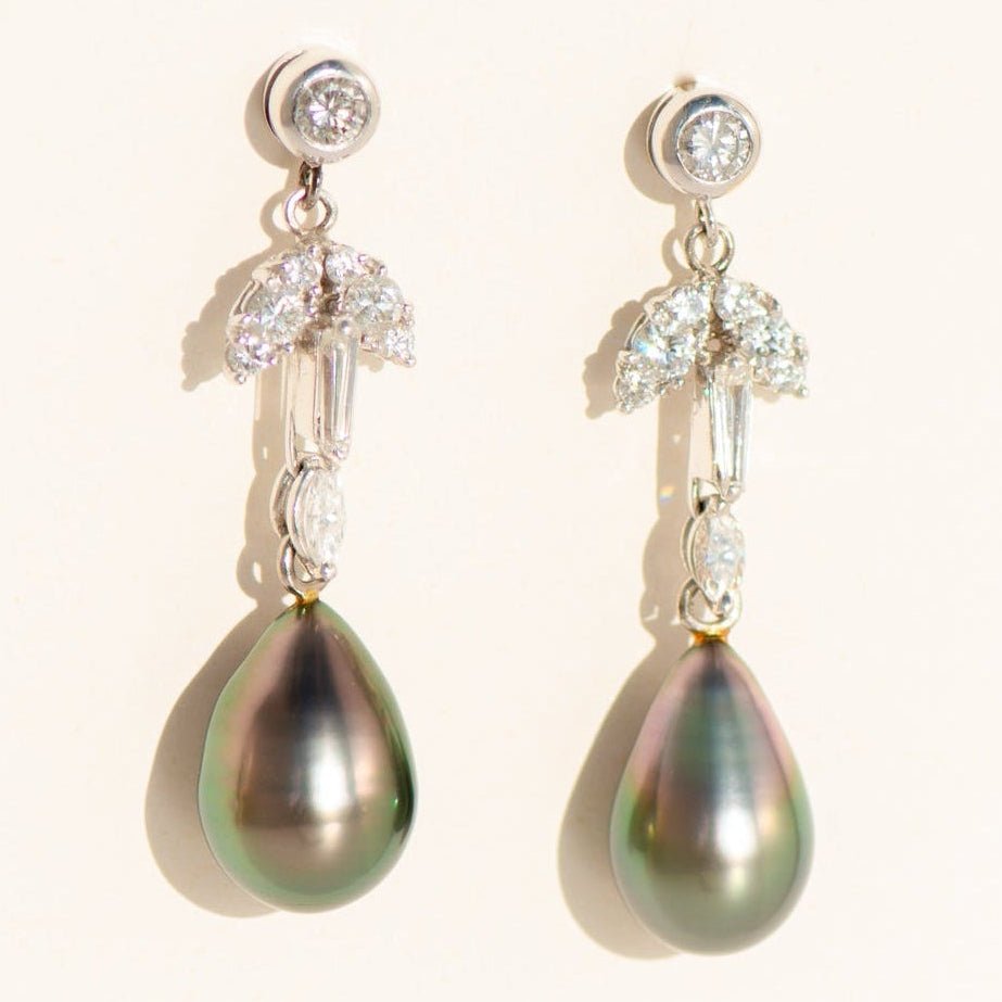 Chandelier - Ohrringe aus 18 Karat Weißgold mit Diamanten & Tahiti - Perlen – elegante Verbundenheit - Honey Jewelry