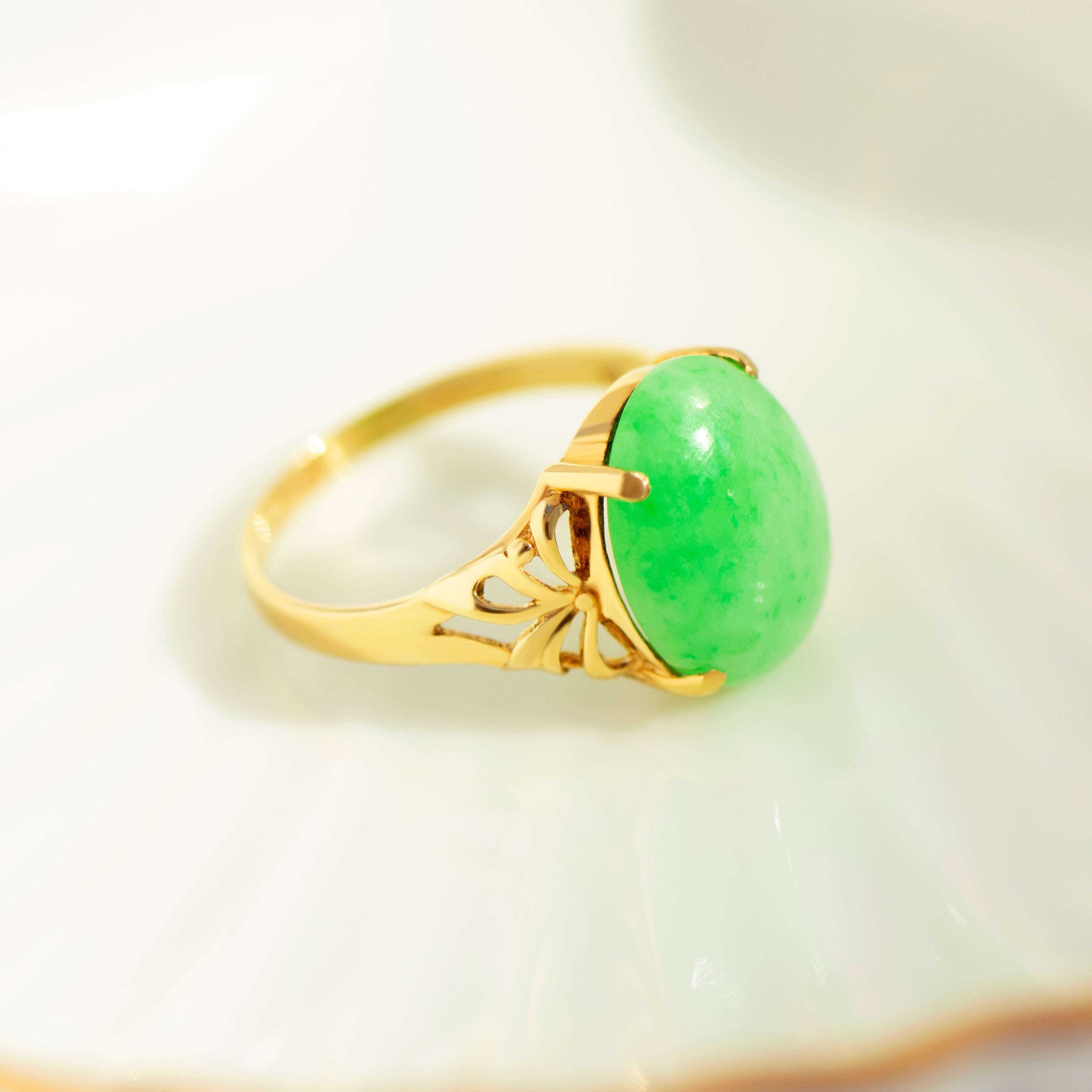 Chrysopras-Ring aus 750er Gelbgold