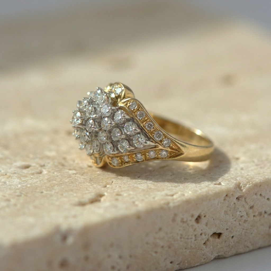 Diamant-Cocktailring mit Kuppelkopf