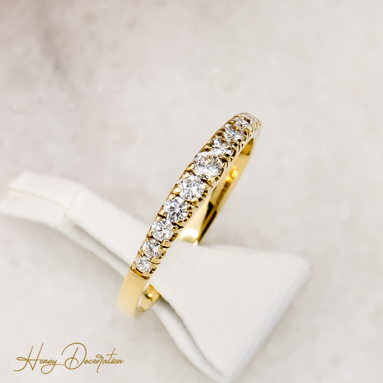 Eleganter 18 Karat Halbmemory - Ring mit Diamanten - Honey Jewelry