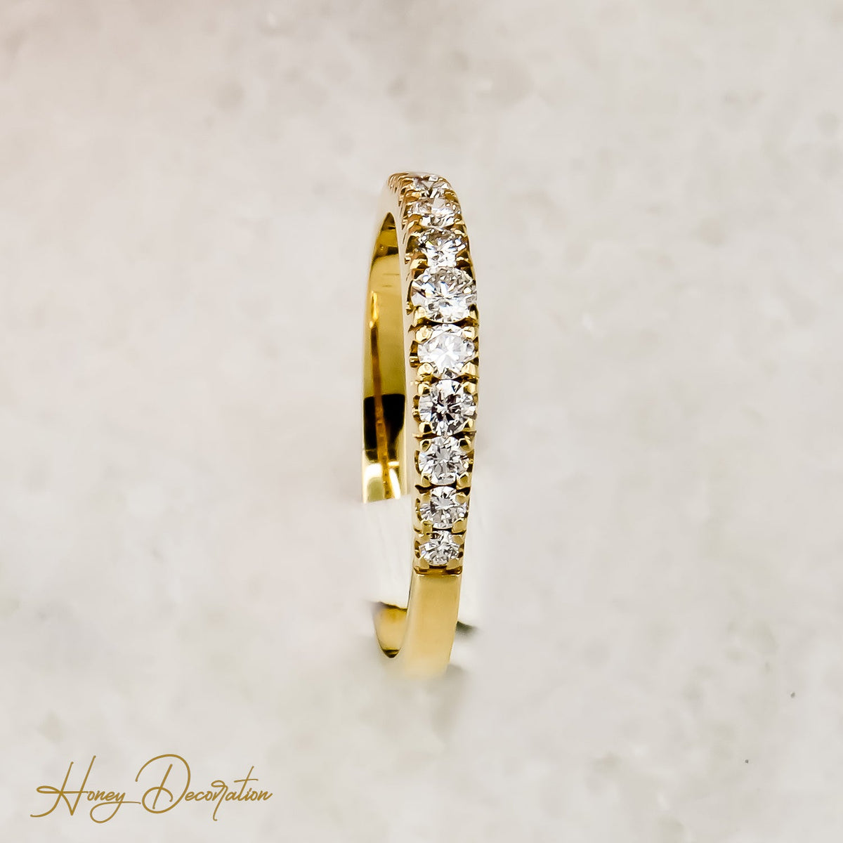 Eleganter 18 Karat Halbmemory - Ring mit Diamanten - Honey Jewelry