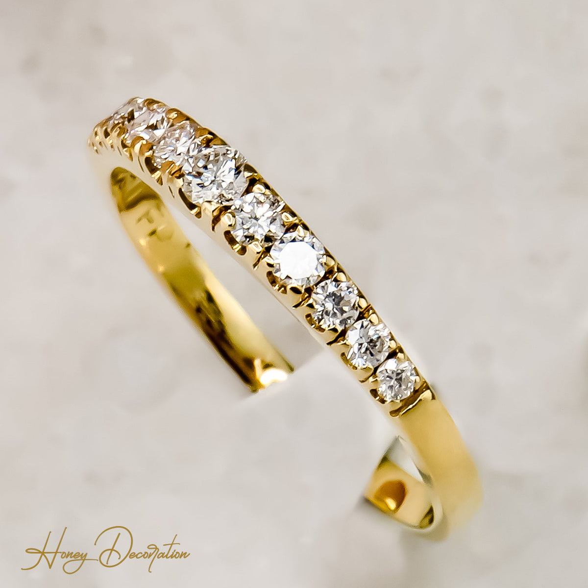 Eleganter 18 Karat Halbmemory - Ring mit Diamanten - Honey Jewelry