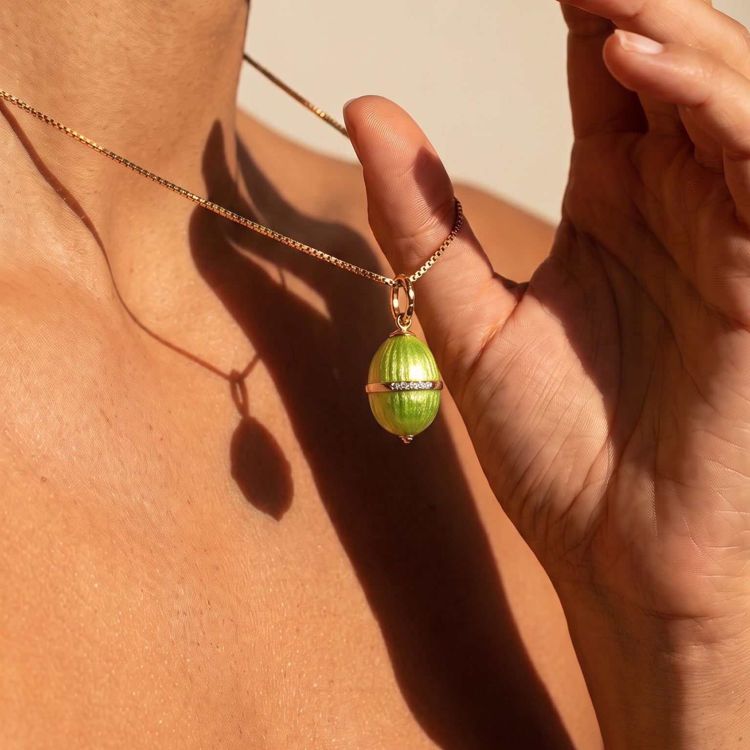 Emaillierter Vintage-Ei Anhänger aus 14K Gold - Honey Jewelry