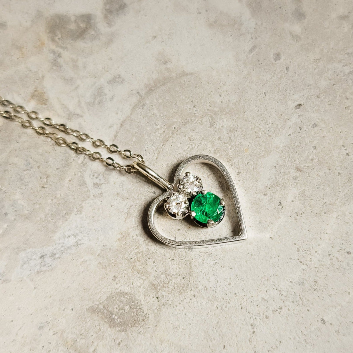 Feines 14 Karat Goldkettchen mit Herz - Anhänger – Subtiler Luxus - Honey Jewelry