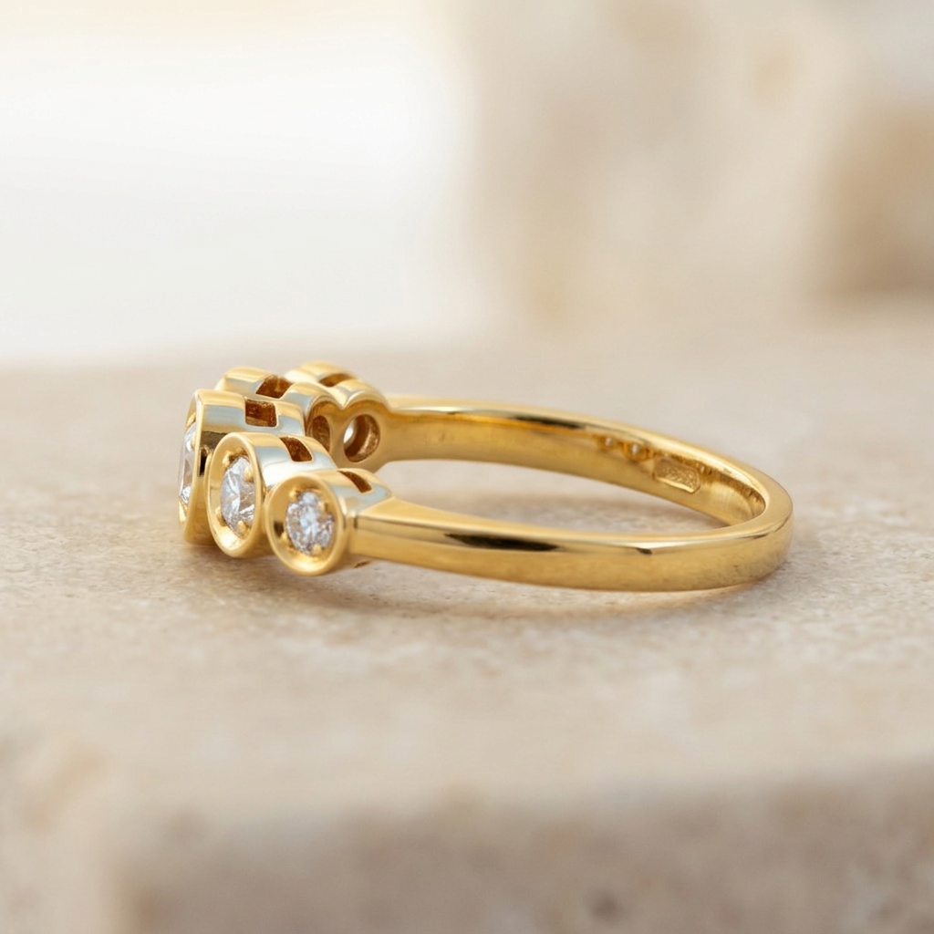 Fünfstein-Diamantring aus 750er Gelbgold