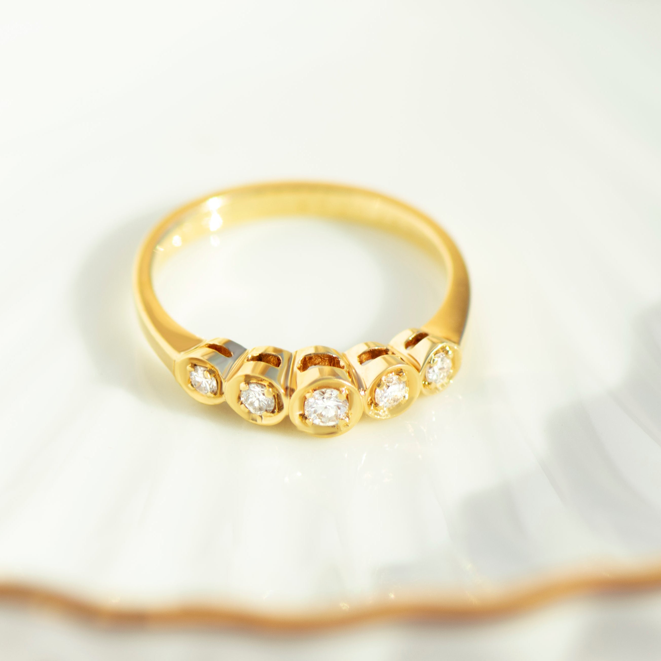 Fünfstein-Diamantring aus 750er Gelbgold