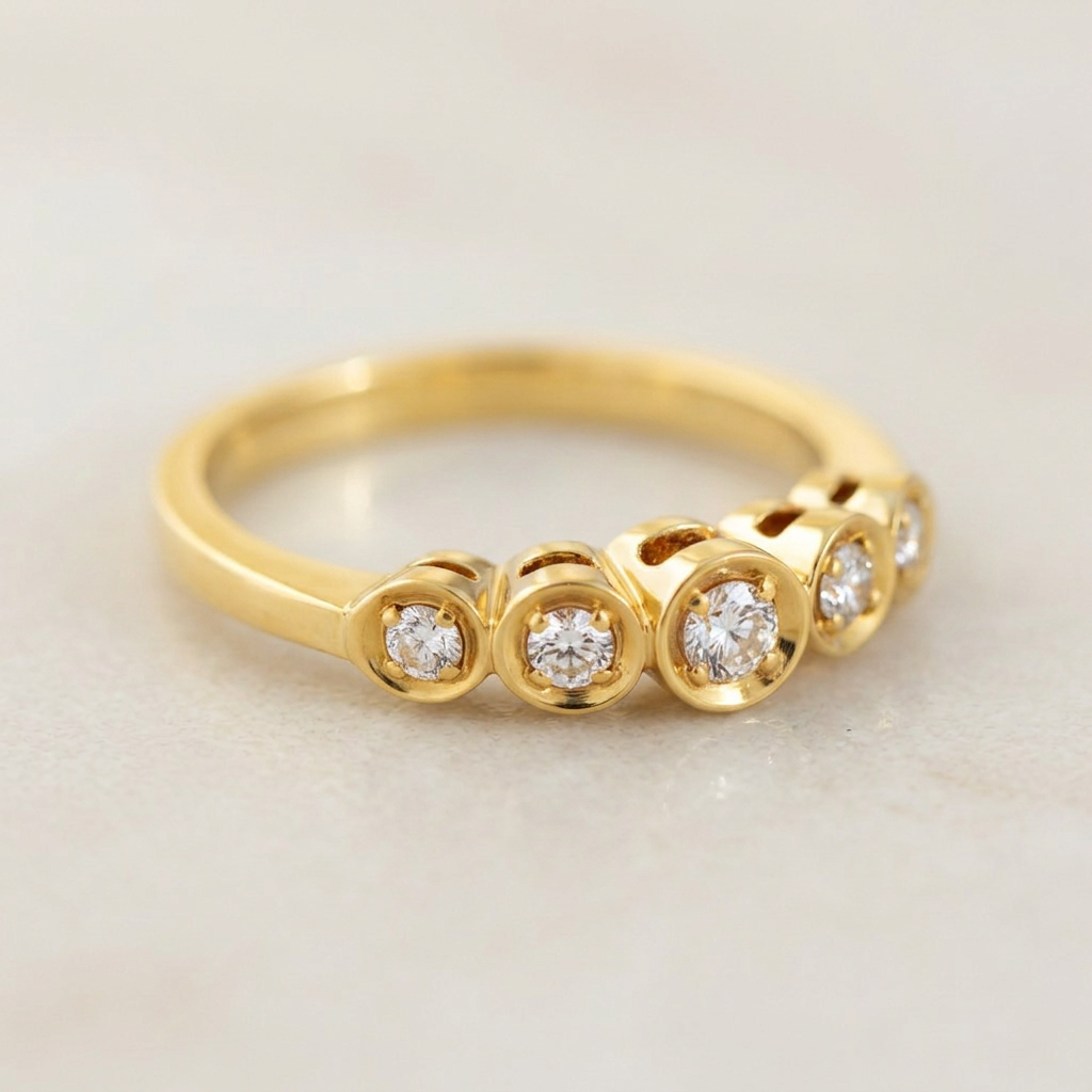 Fünfstein-Diamantring aus 750er Gelbgold