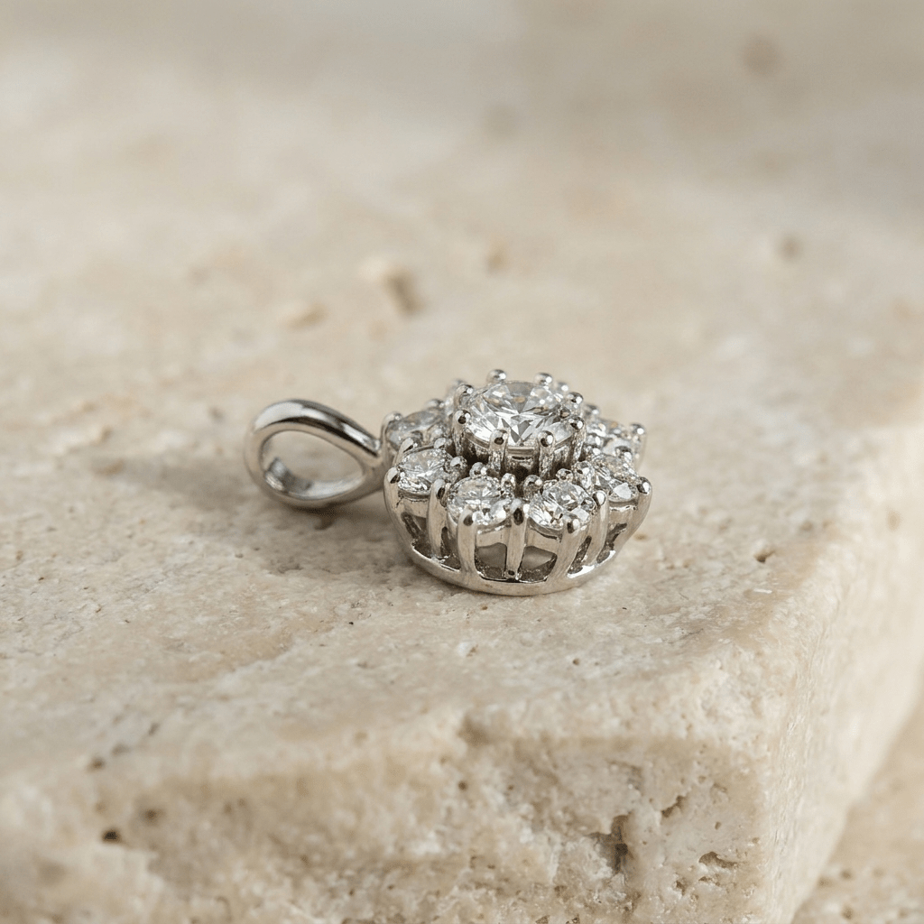 Funkelnder Weißgoldanhänger mit Brillanten - Honey Jewelry
