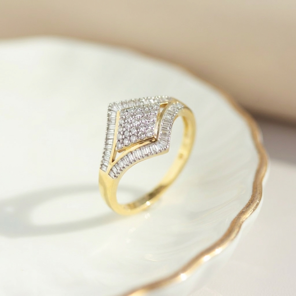 Geometrischer Diamantring aus 585er Gelbgold