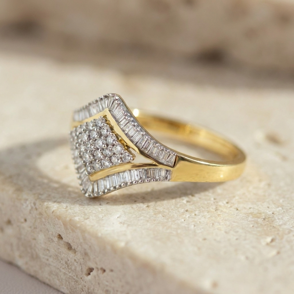 Geometrischer Diamantring aus 585er Gelbgold