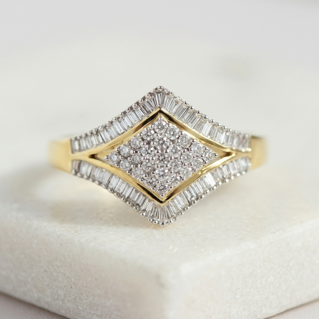 Geometrischer Diamantring aus 585er Gelbgold