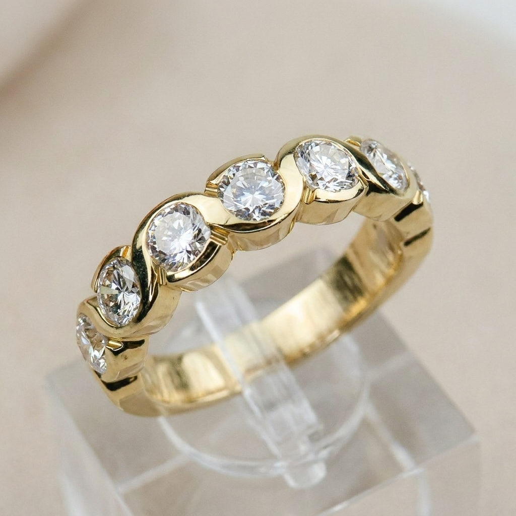 Chic gold memory ring
