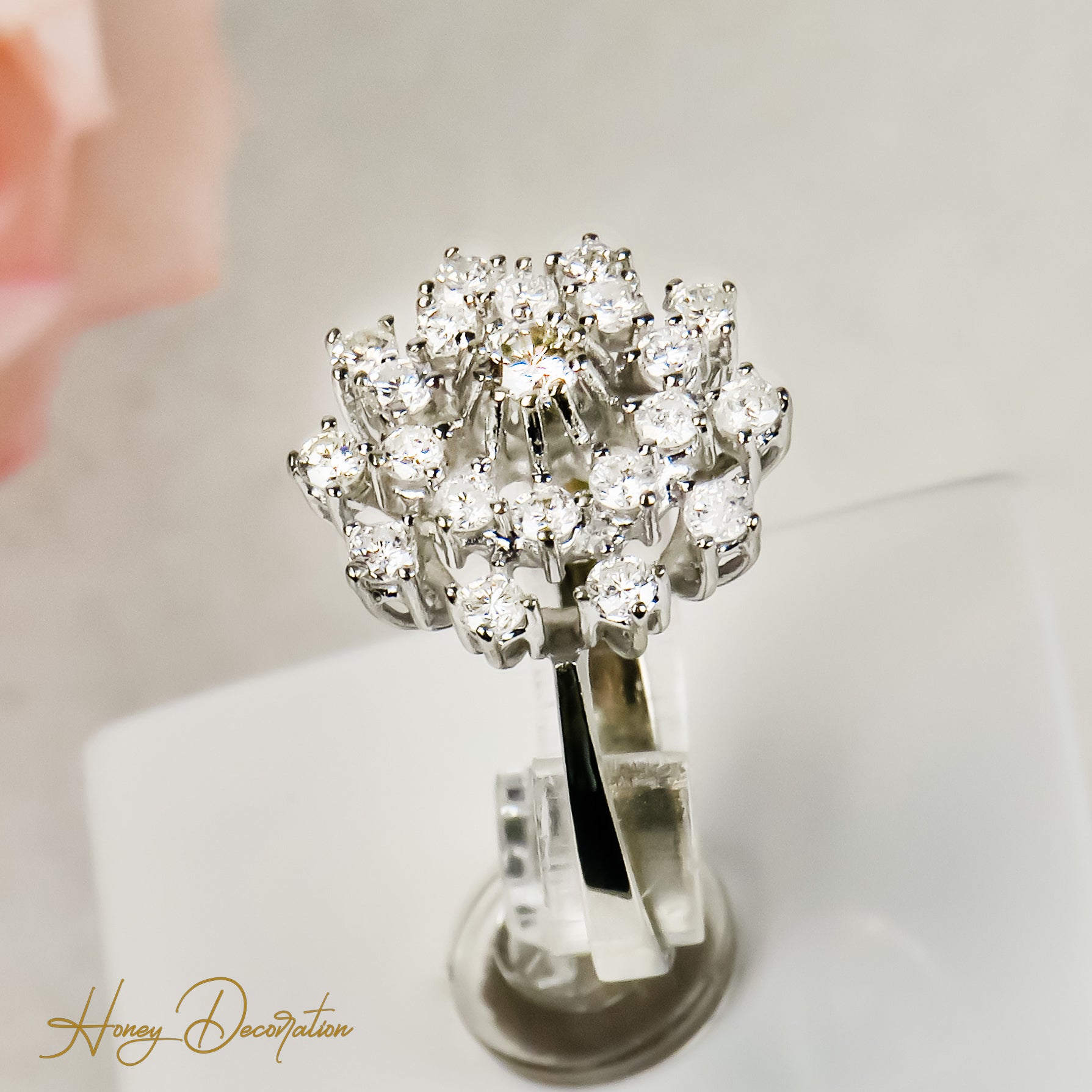 14 Karat Weißgoldring mit Brillanten – Puristischer Luxus