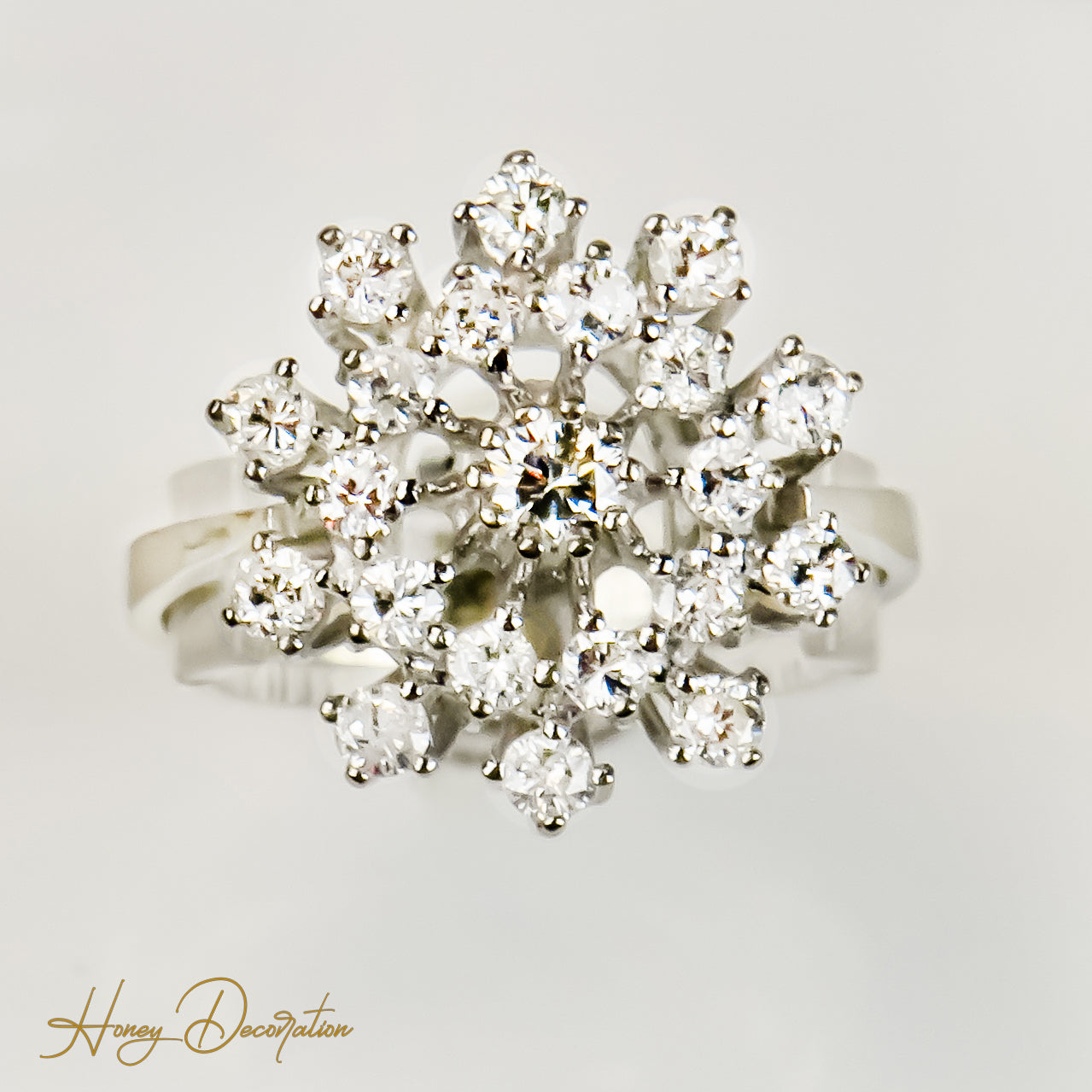 14 Karat Weißgoldring mit Brillanten – Puristischer Luxus