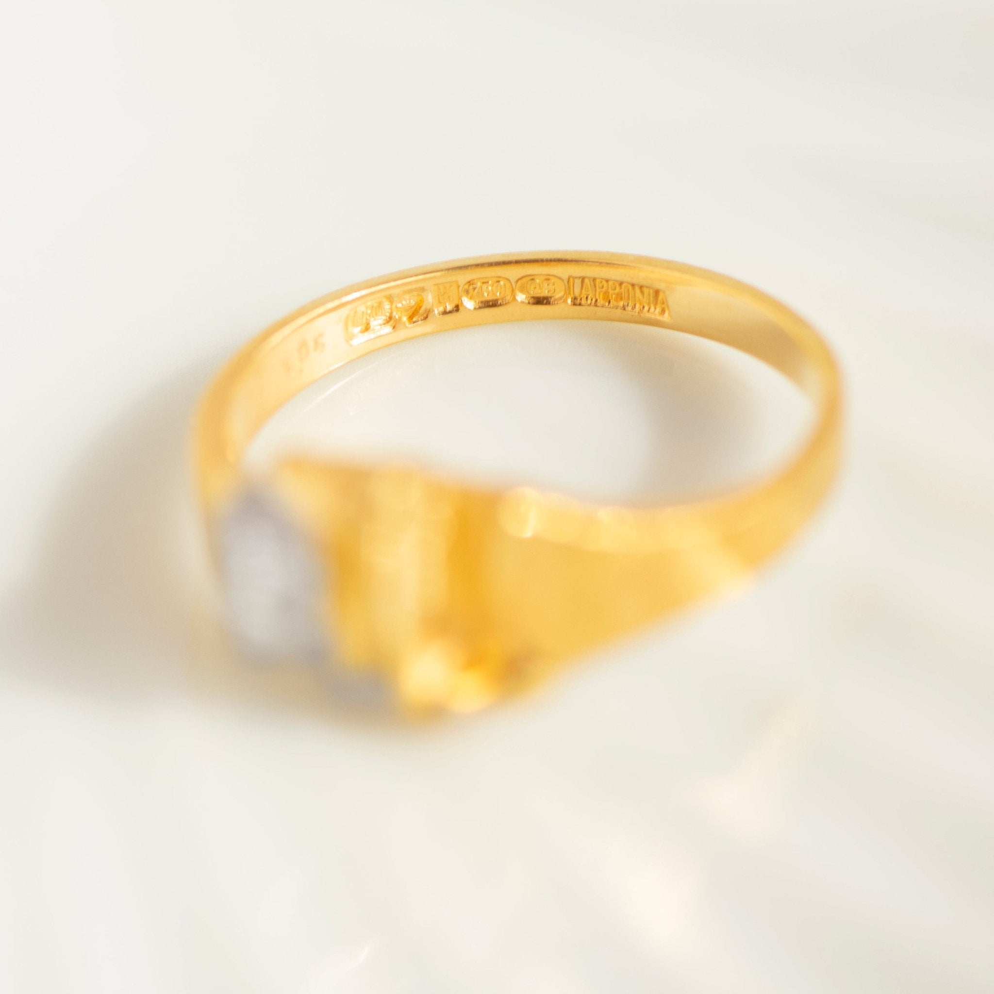 Lapponia Ring "Amalthea" aus 750 Gelbgold mit Diamant - Honey Jewelry