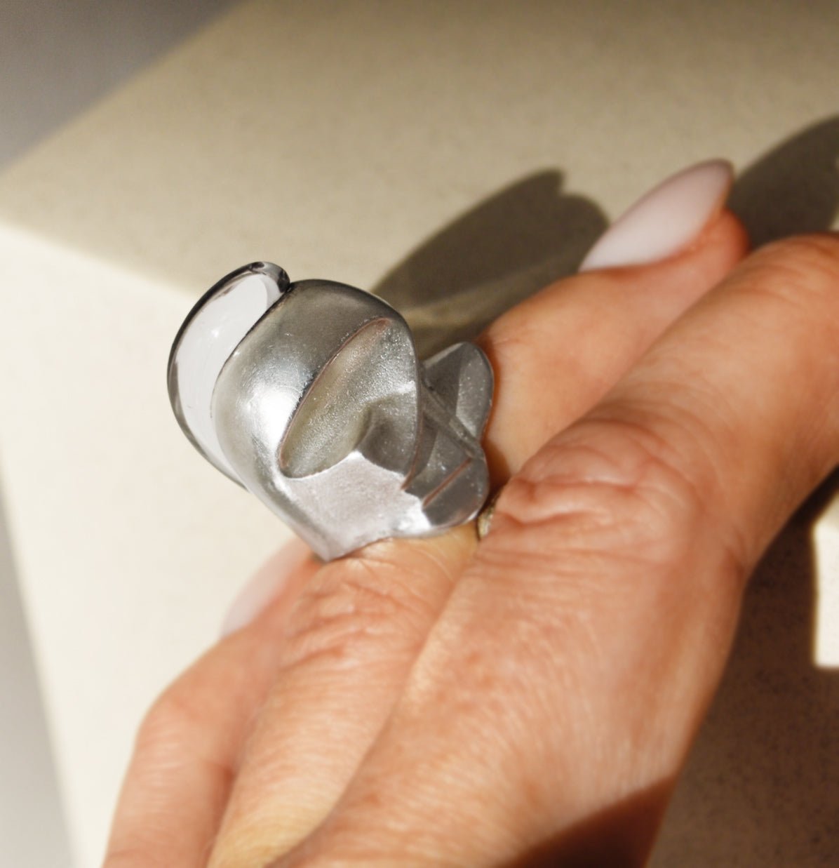 Lapponia Silberring mit Acryl – Modernistisch und auffällig - Honey Jewelry