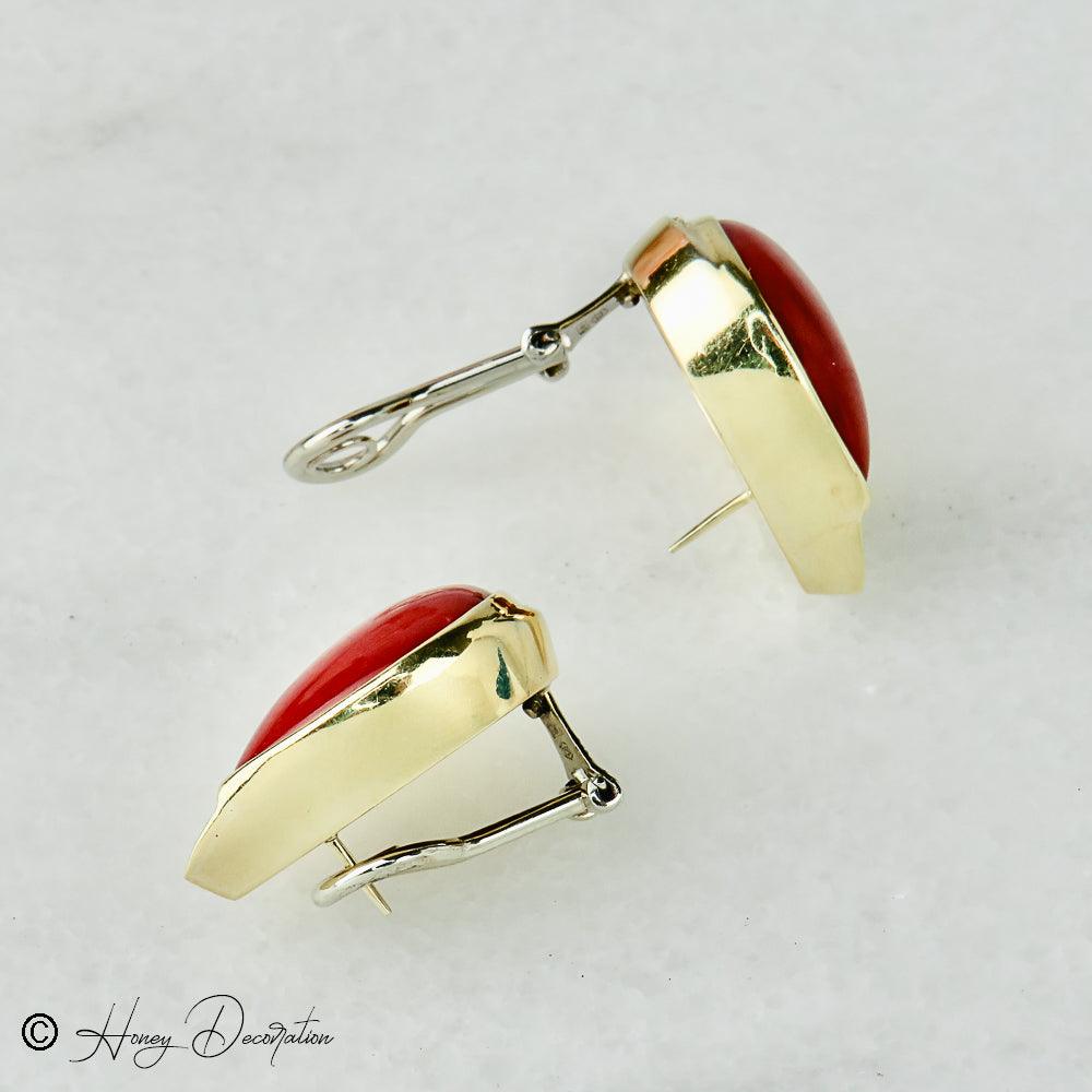 Luxuriöse Ohrringe aus Gelbgold mit Koralle und Brillanten - Honey Jewelry