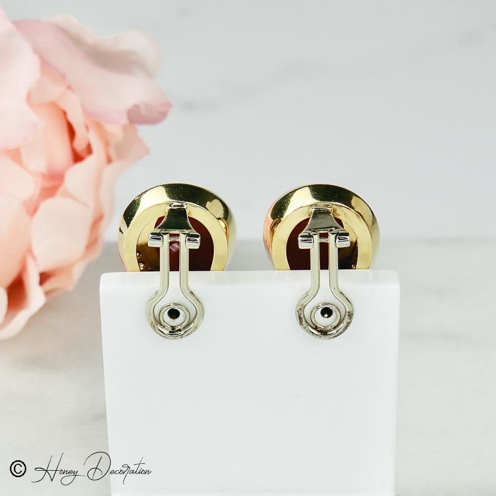 Luxuriöse Ohrringe aus Gelbgold mit Koralle und Brillanten - Honey Jewelry
