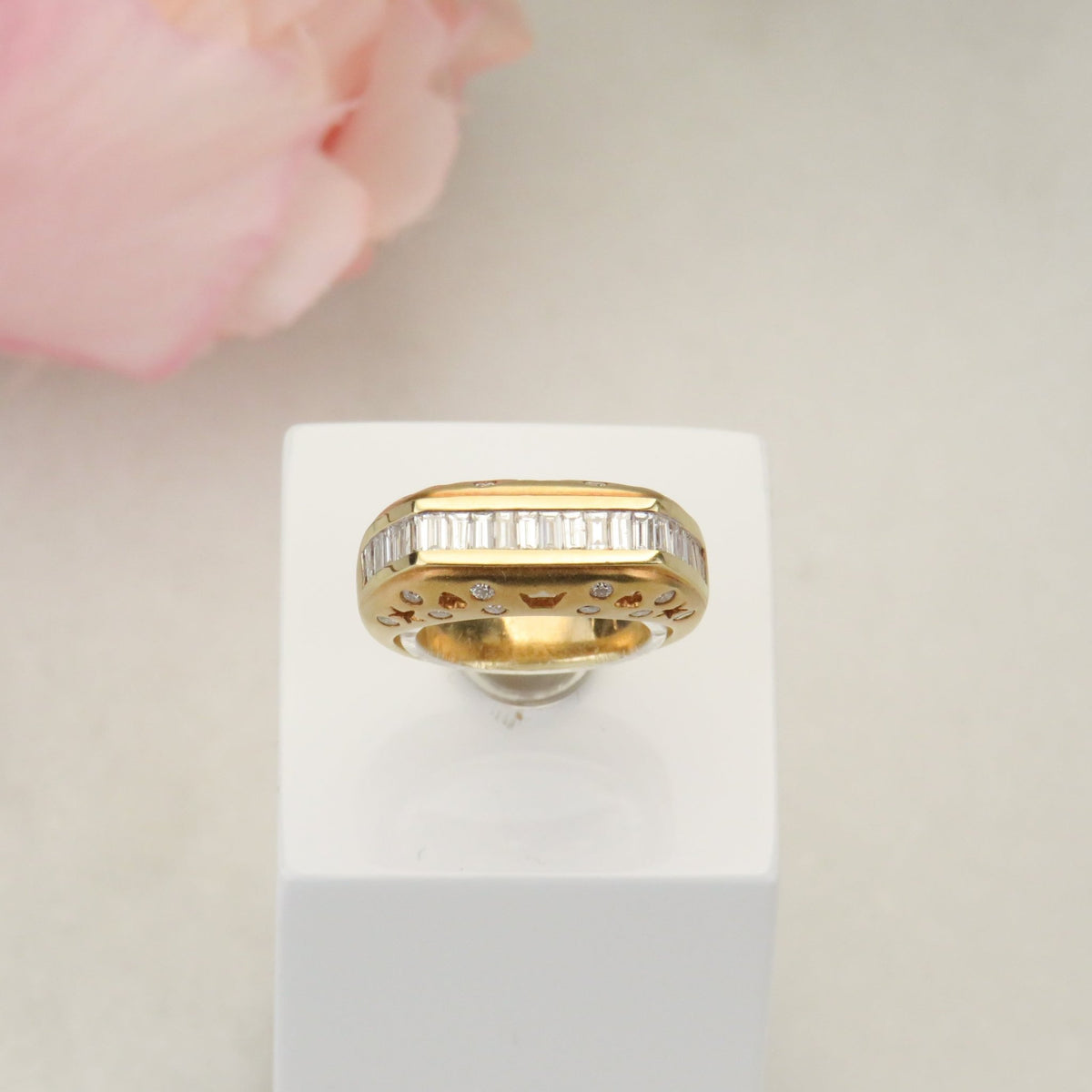 Luxuriöser 750er Goldring mit Mehrfach - Diamanten - Honey Jewelry