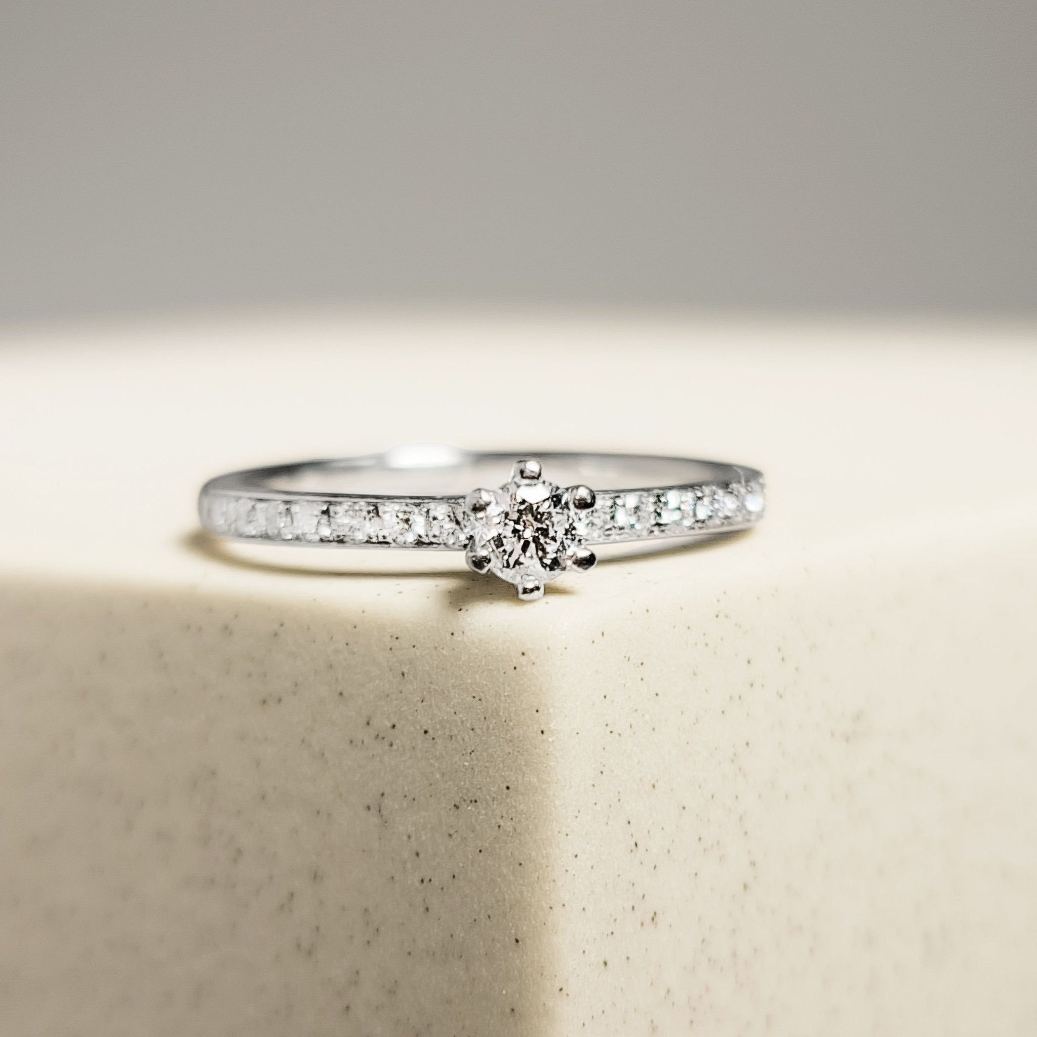 Platinring mit Brillanten – Höchste Eleganz - Honey Jewelry