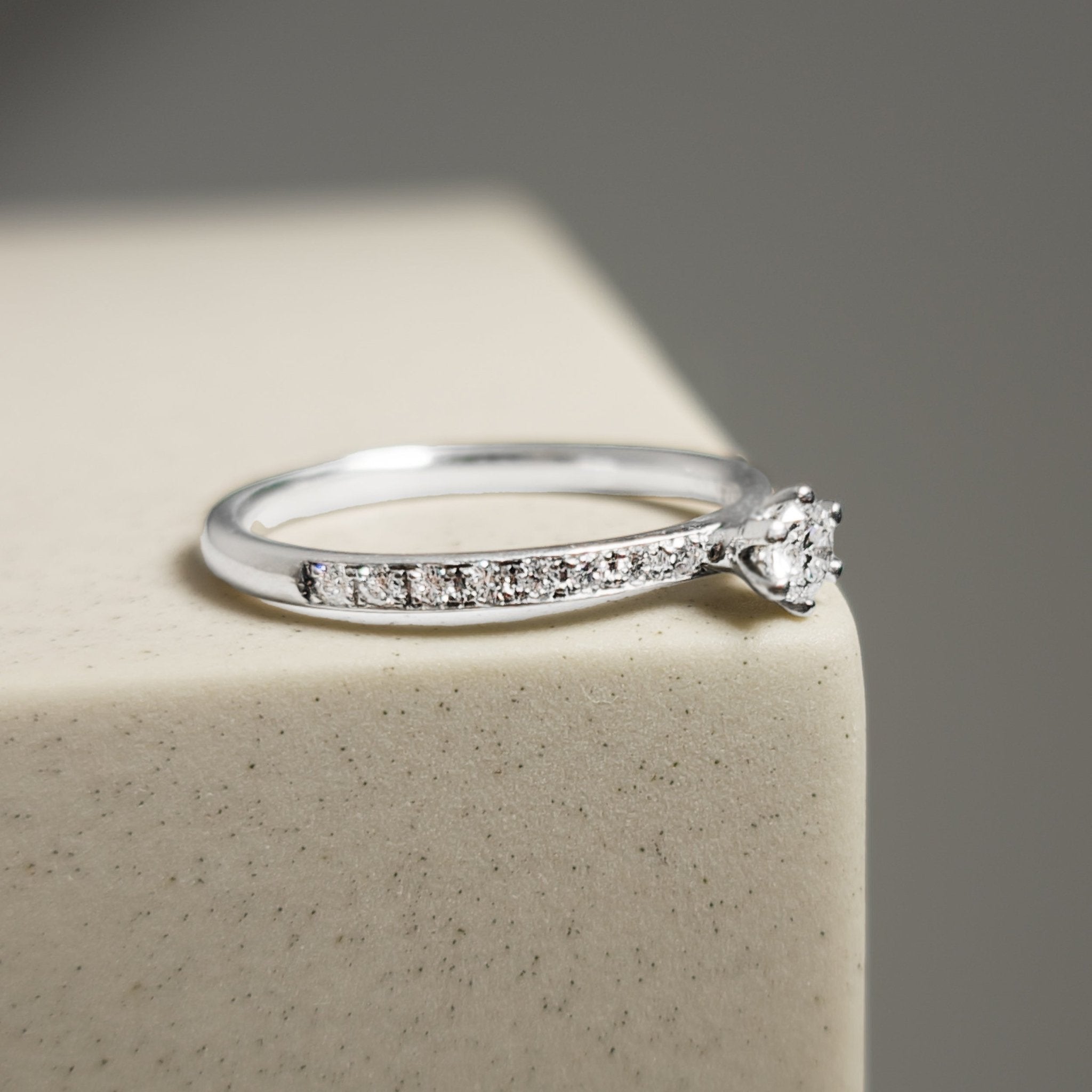 Platinring mit Brillanten – Höchste Eleganz - Honey Jewelry