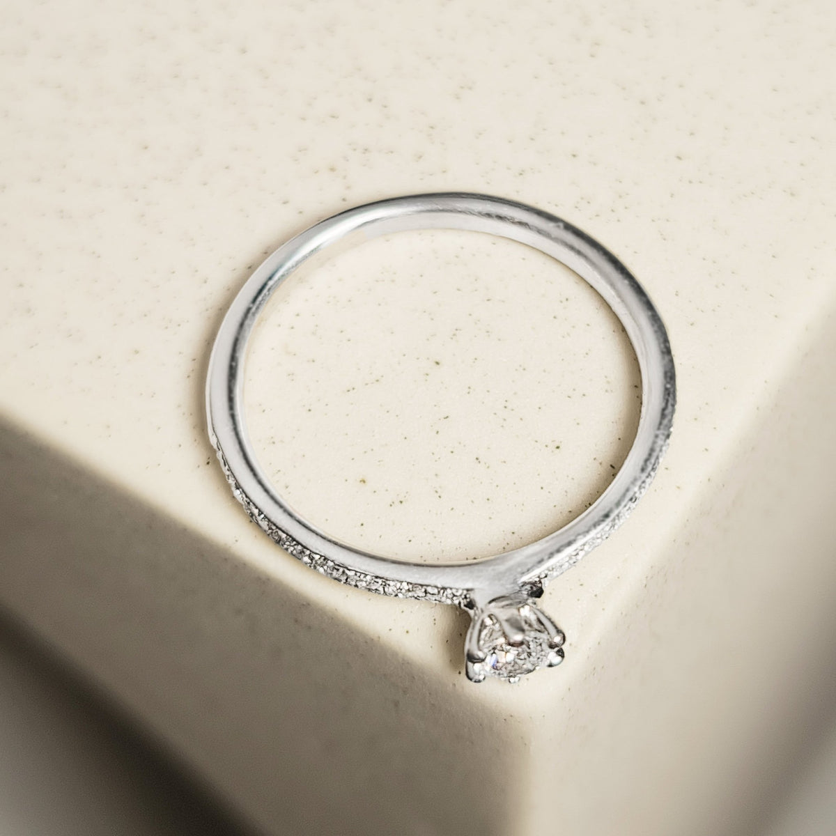 Platinring mit Brillanten – Höchste Eleganz - Honey Jewelry