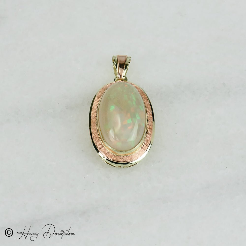 Prächtiger Opal - Anhänger aus 14 Karat Gold - Honey Jewelry