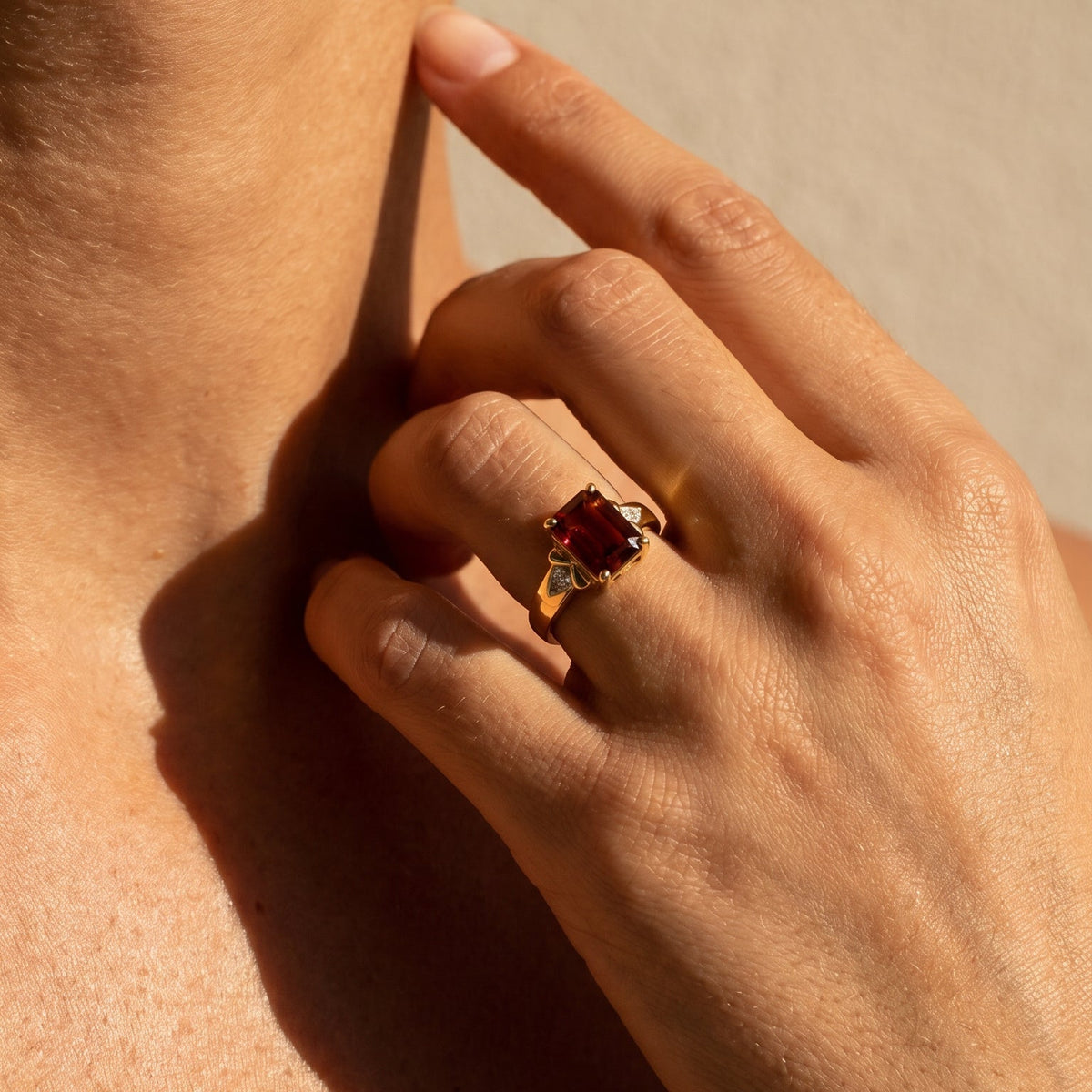 Rubellit Ring aus 750 Gelbgold - Honey Jewelry